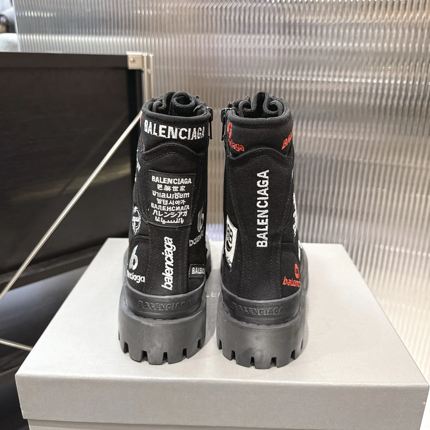 Ботинки Мужские Balenciaga 18598035
