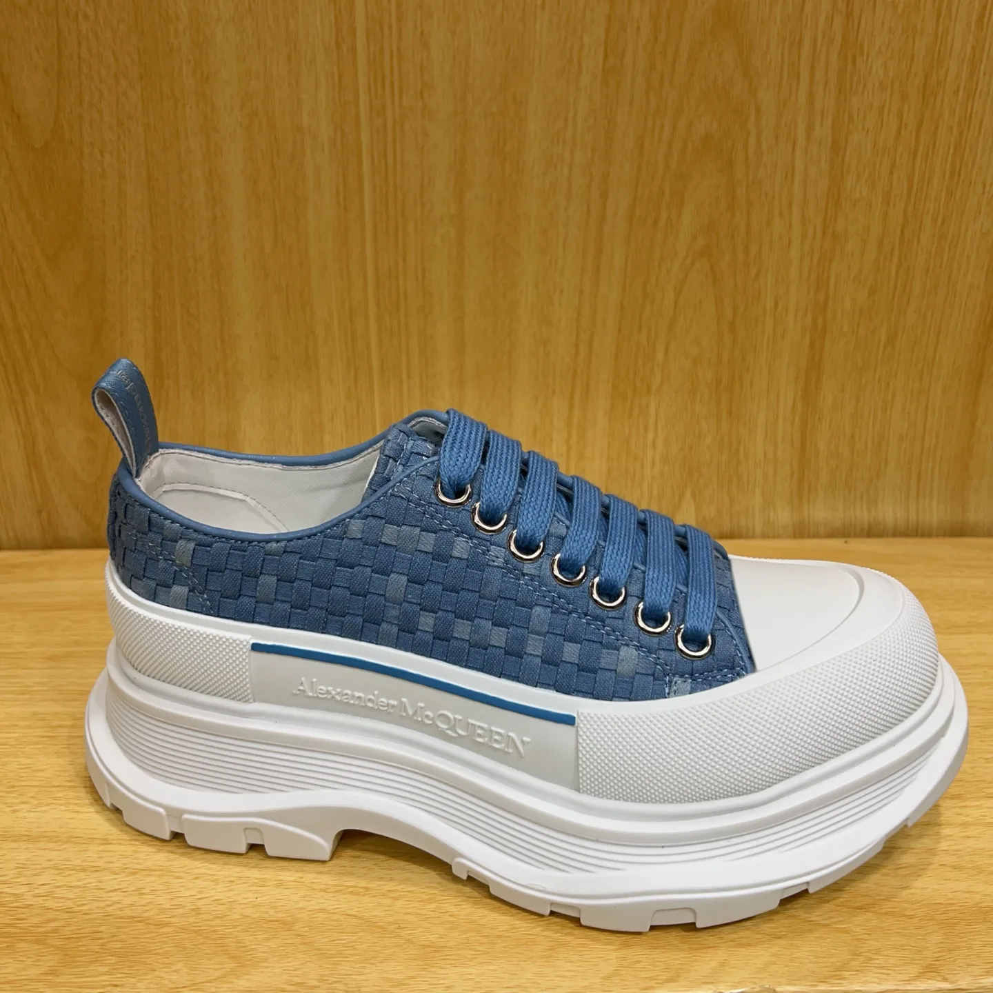 Women's Sneakers ALEXANDER MCQUEEN 17545170
