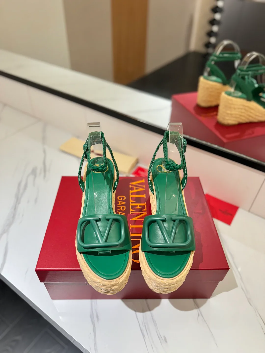 Women's Open-Toe Sandals VALENTINO 17946612