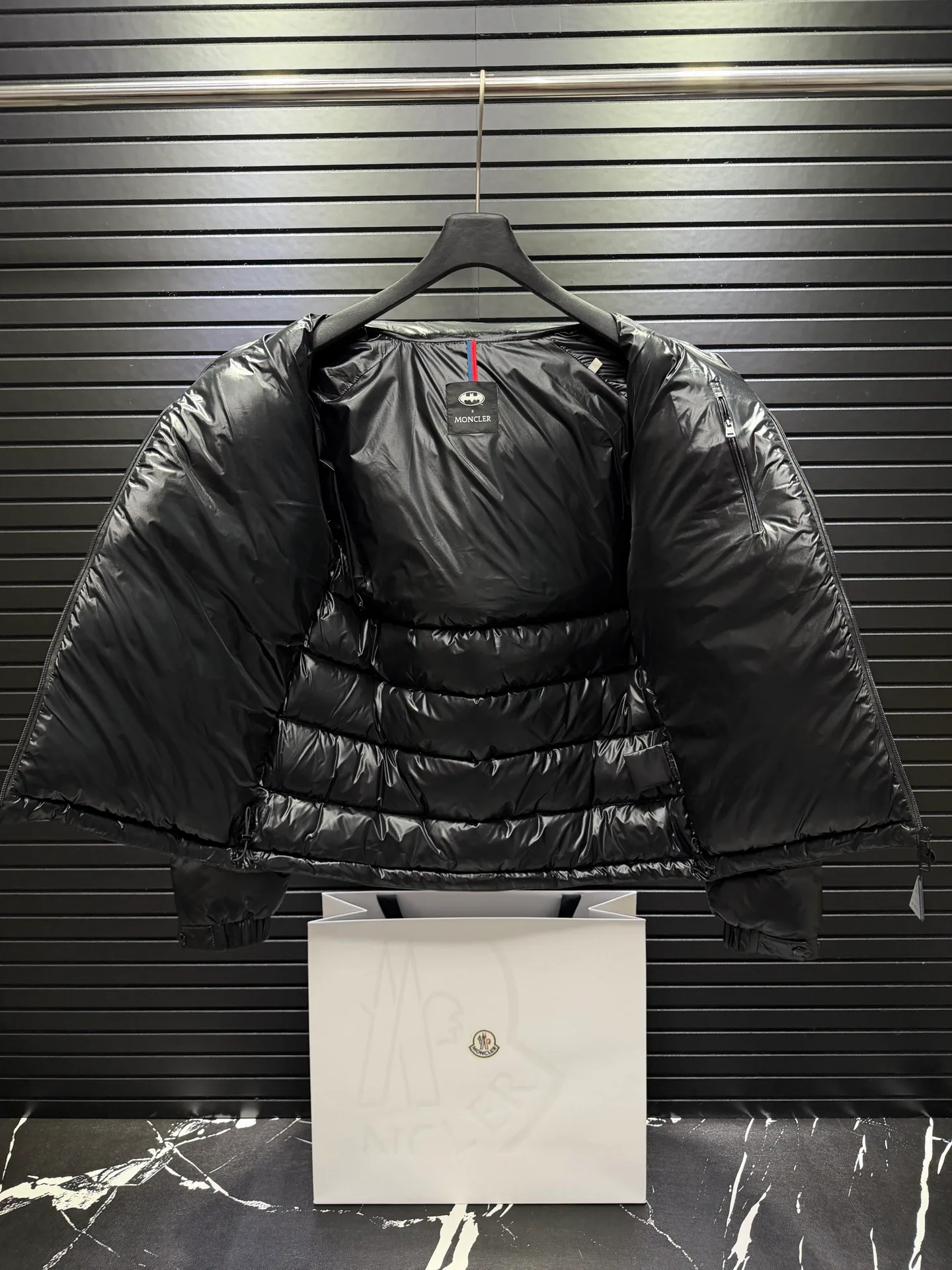 Куртки И Пуховики Мужские Moncler 18645343