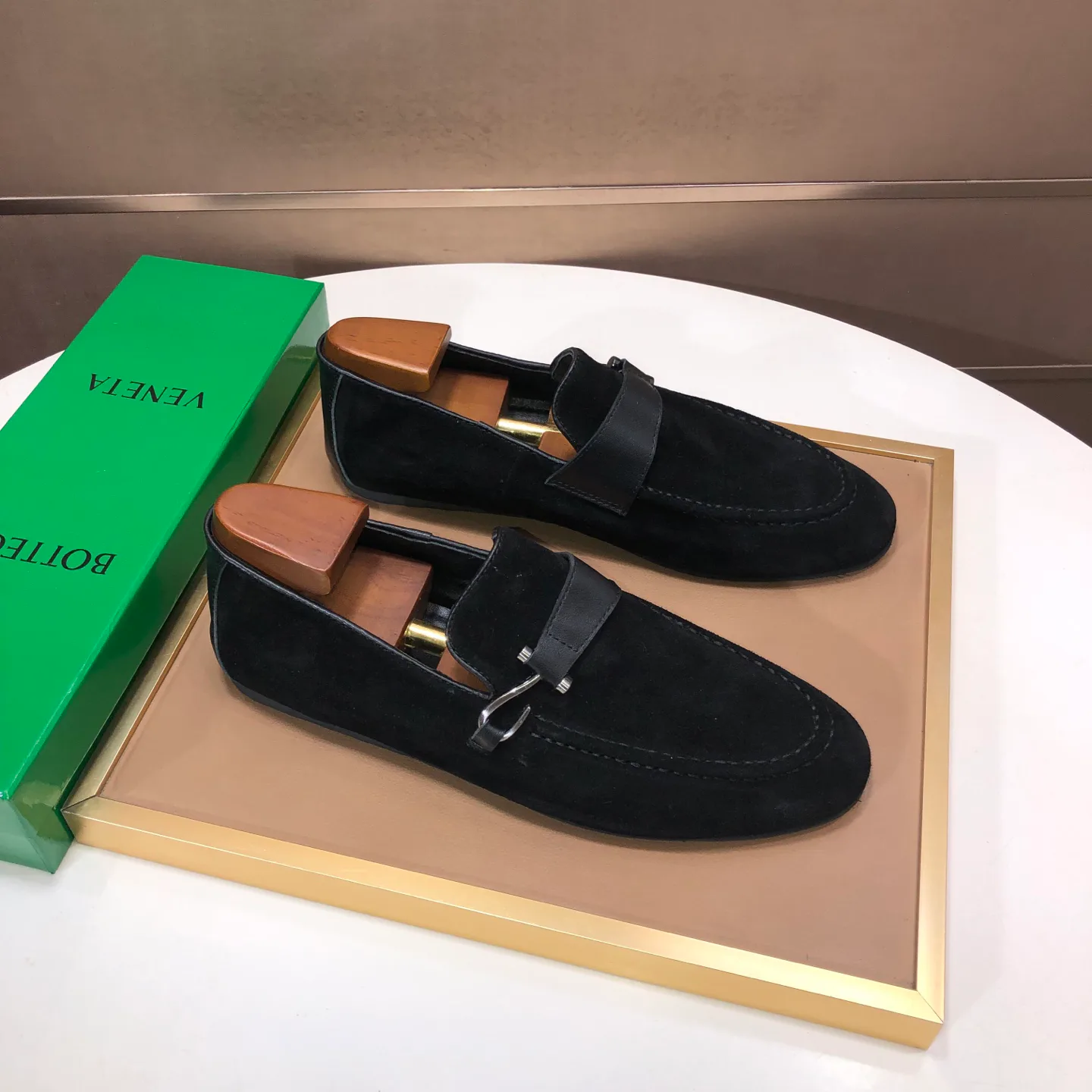 Men's Loafers And Dress Shoes BOTTEGA VENETA 18262220