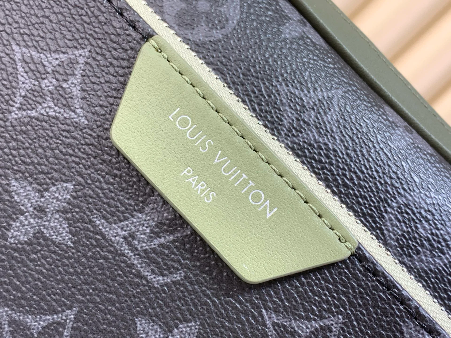 Women's Shoulder Bags LOUIS VUITTON 17499395