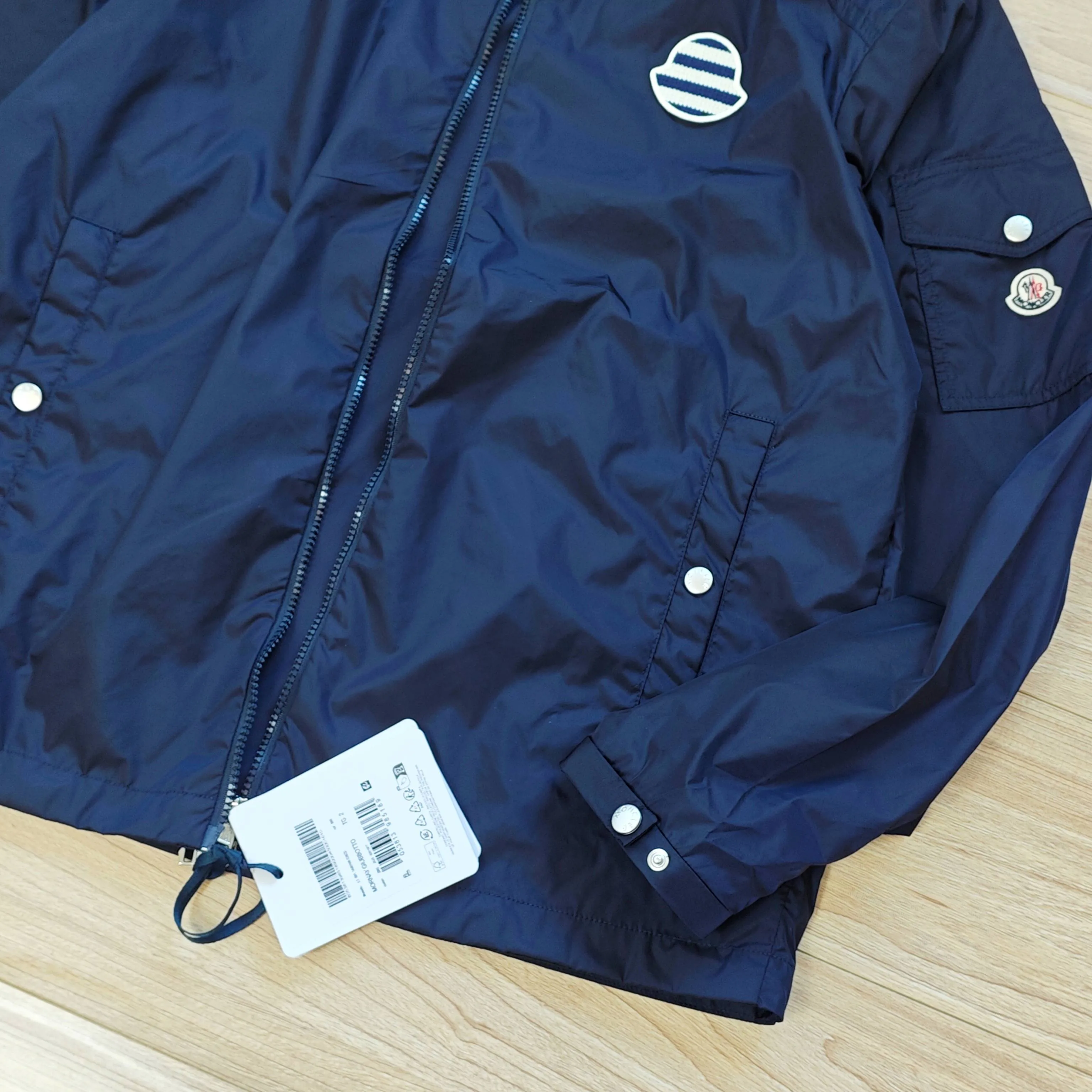 Women's Jackets And Down Jackets MONCLER 18052154