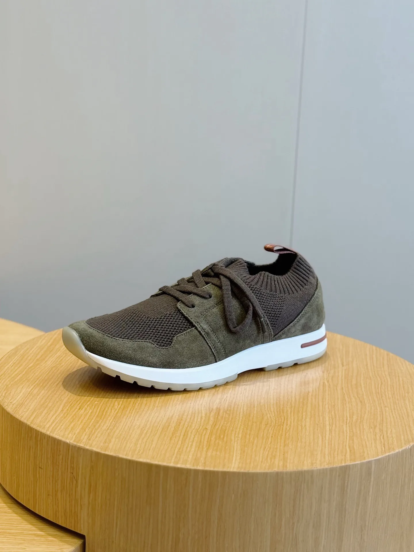 Men's Sneakers LORO PIANA 18380114