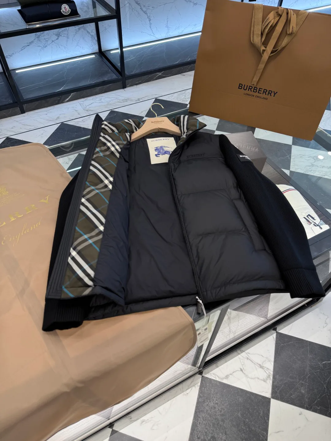 Women's Jackets And Down Jackets BURBERRY 18007672