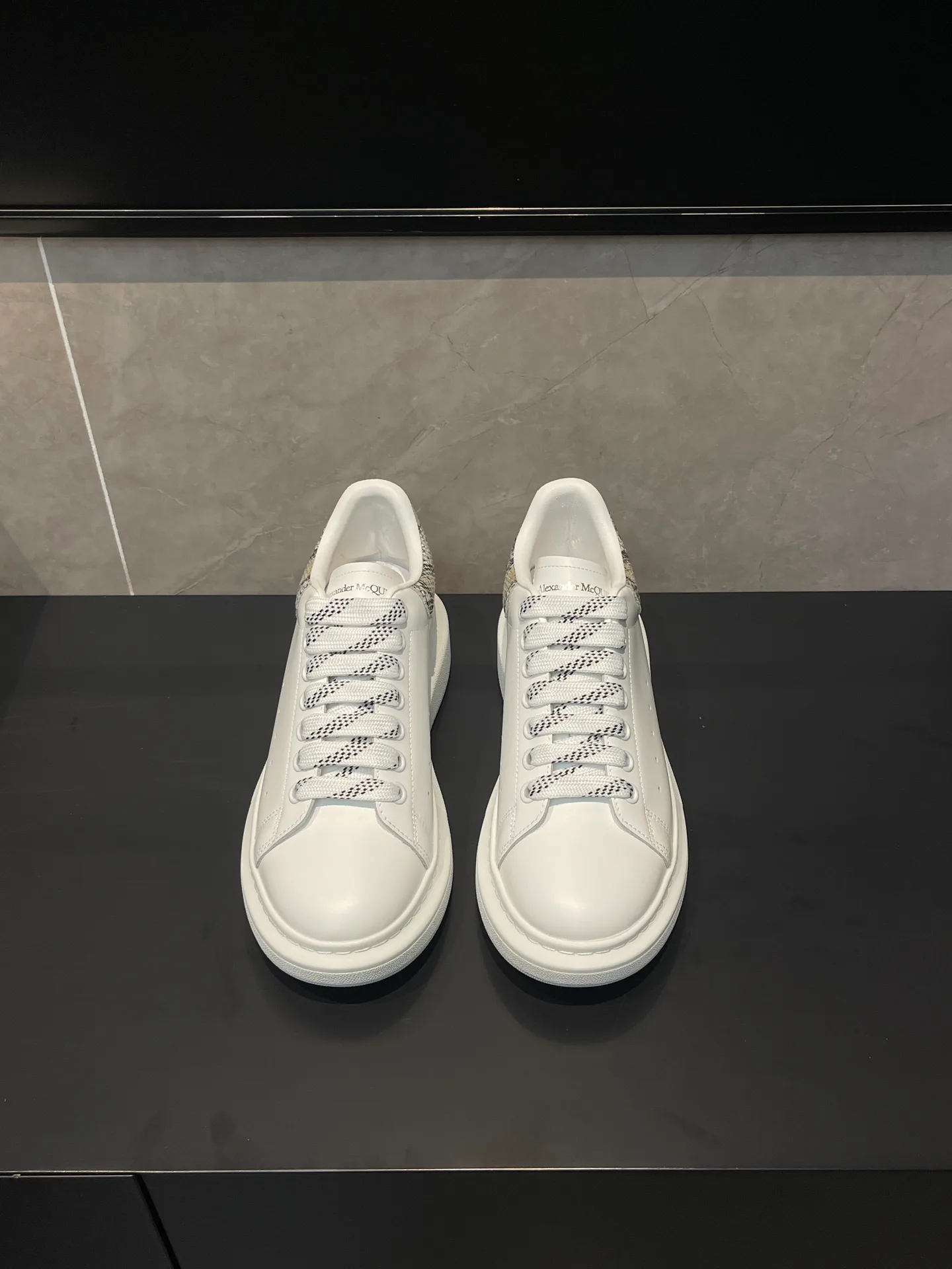 Women's Sneakers ALEXANDER MCQUEEN 17827935
