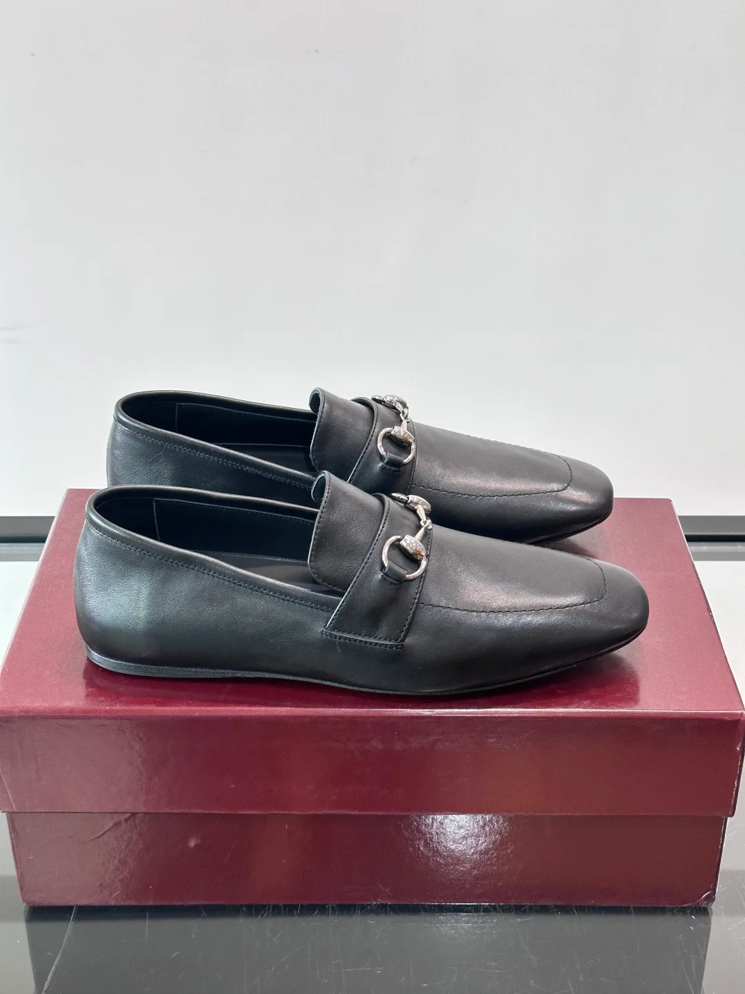 Men's Loafers And Dress Shoes GUCCI 17649825