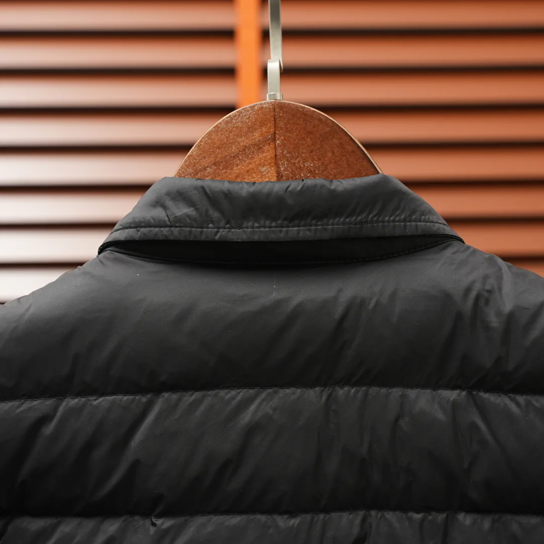 Women's Jackets And Down Jackets MONCLER 18455987