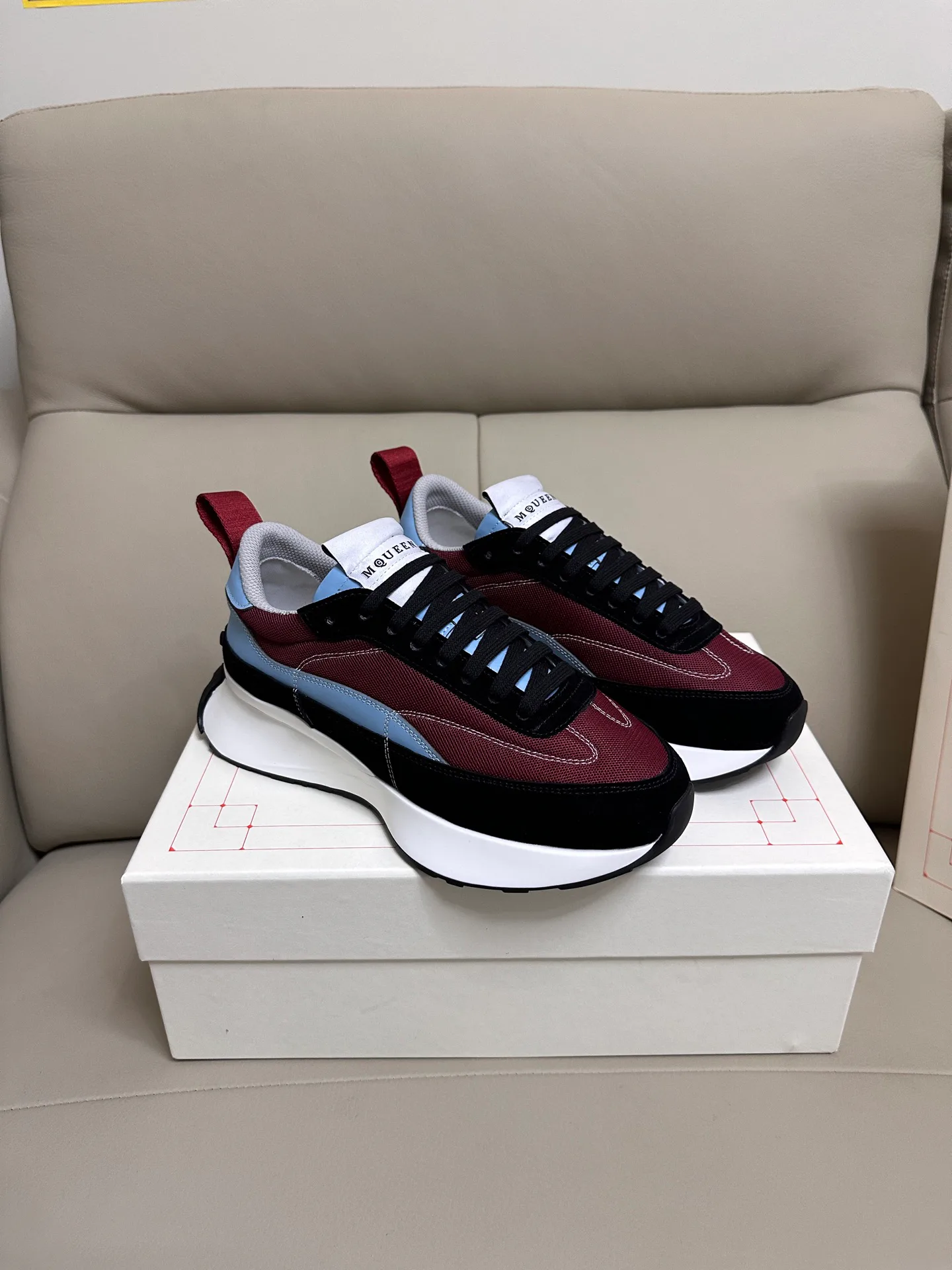Кроссовки Женские Alexander Mcqueen 18616739