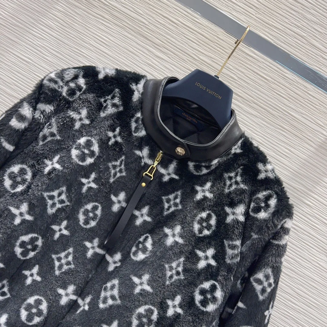 Куртки И Пуховики Женские Louis Vuitton 18623871
