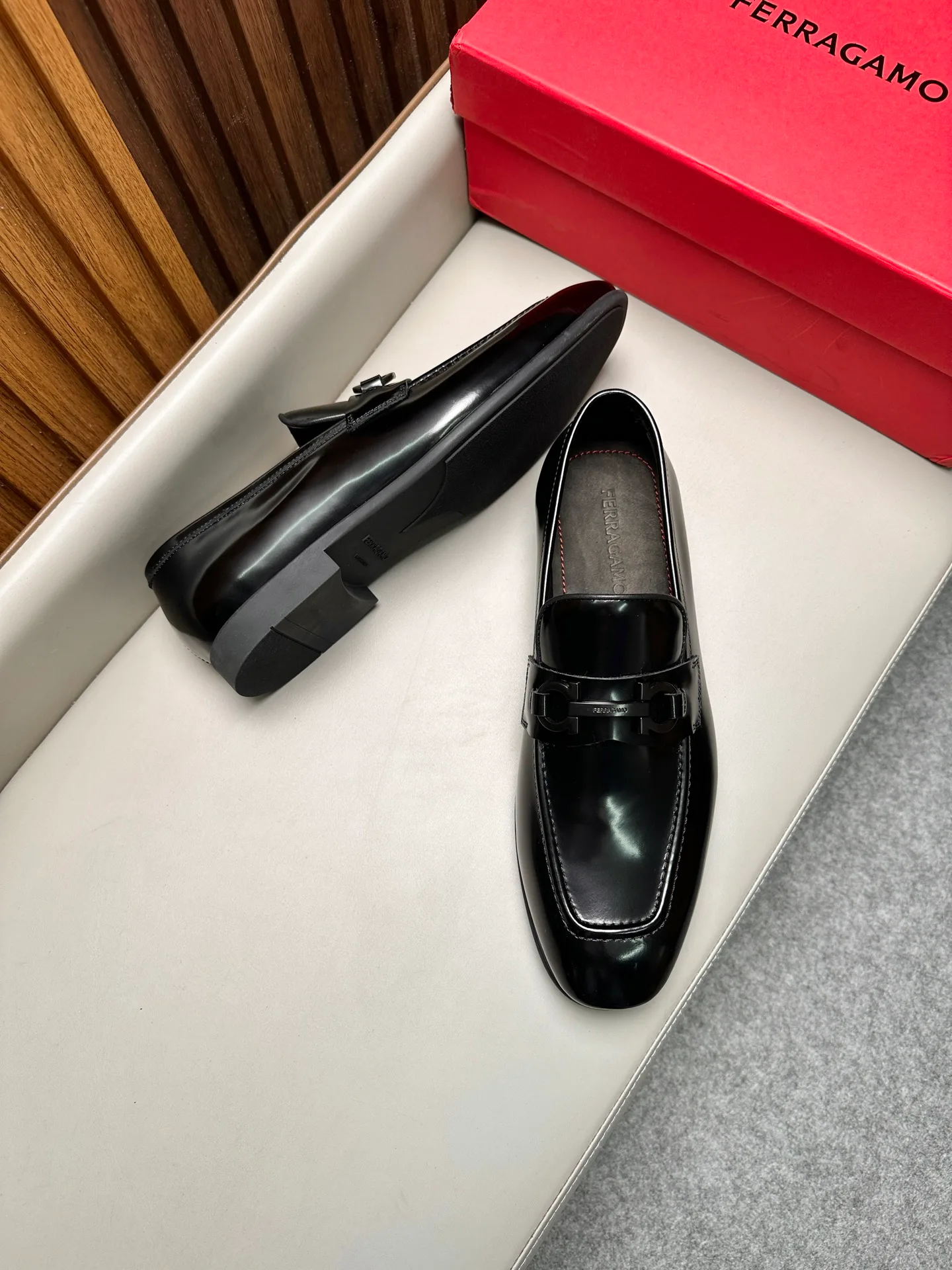 Men's Loafers And Dress Shoes SALVATORE FERRAGAMO 17470840