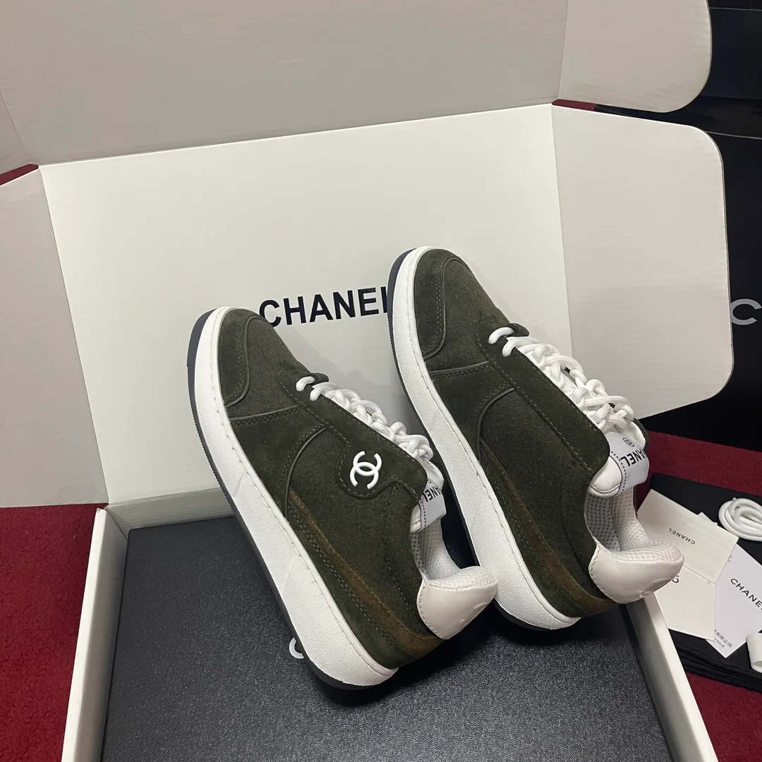 Women's Sneakers CHANEL 18195105