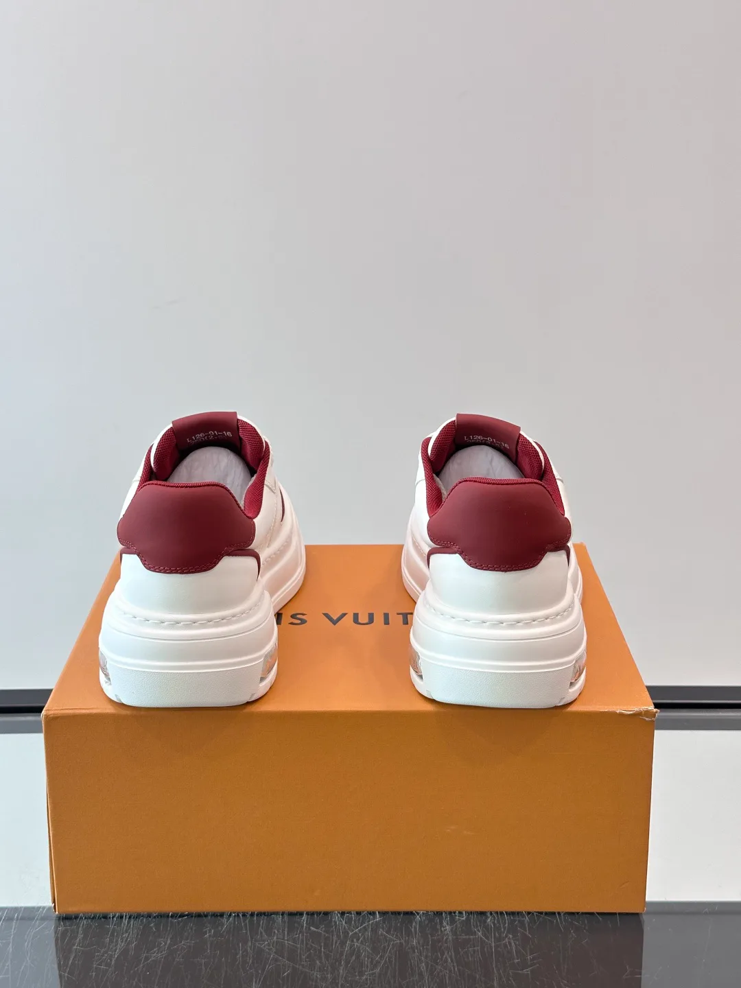 Men's Sneakers LOUIS VUITTON 18500678