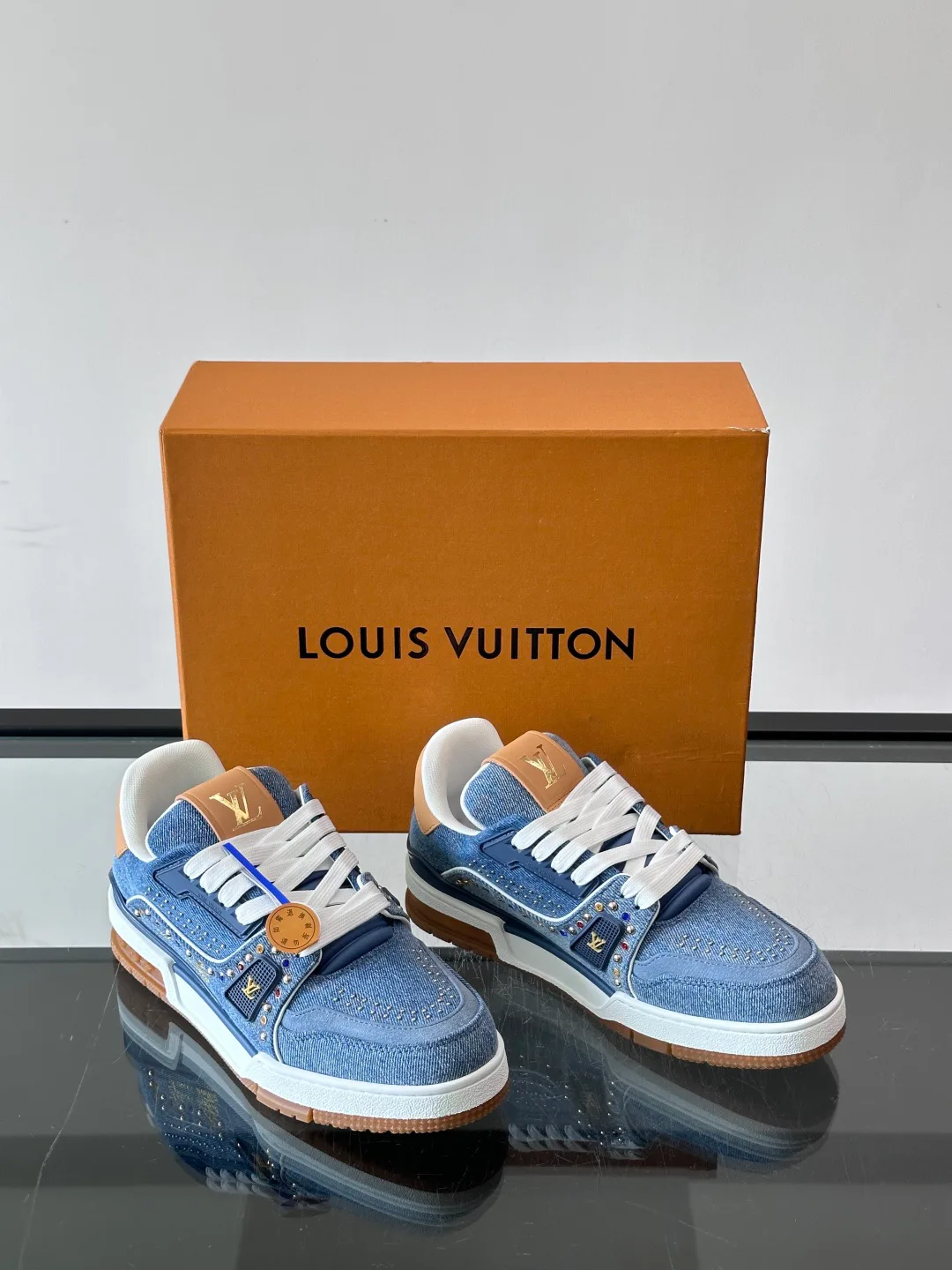 Women's Sneakers LOUIS VUITTON 17638790