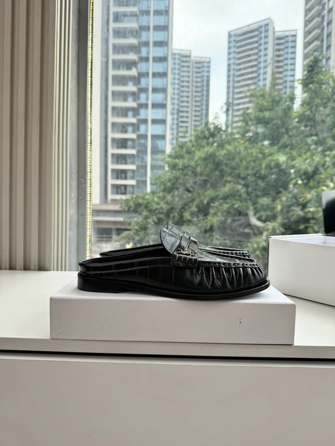 Women's Loafers And Moccasins SAINT LAURENT 16942699