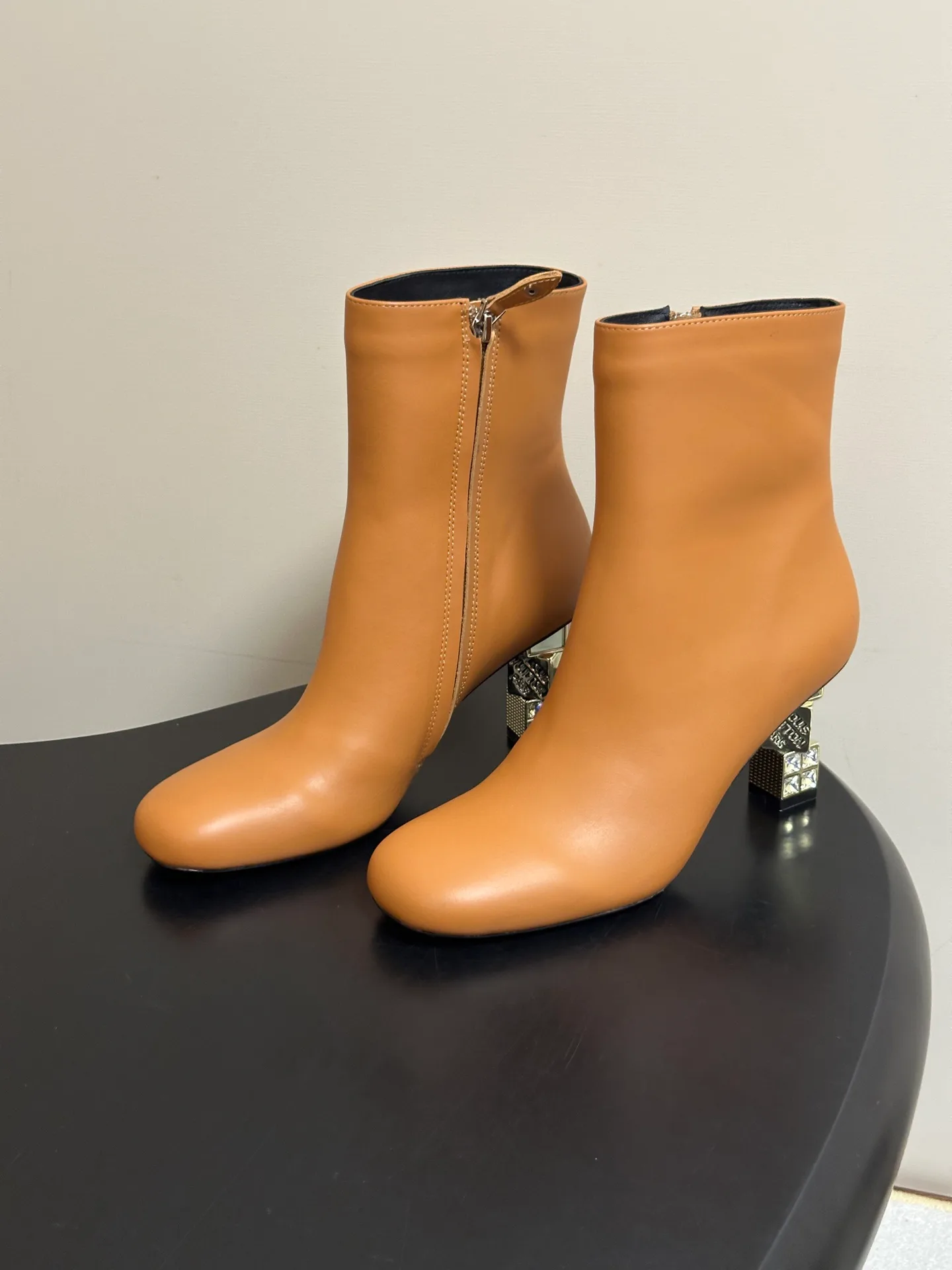 Women's Booties LOUIS VUITTON 18388131