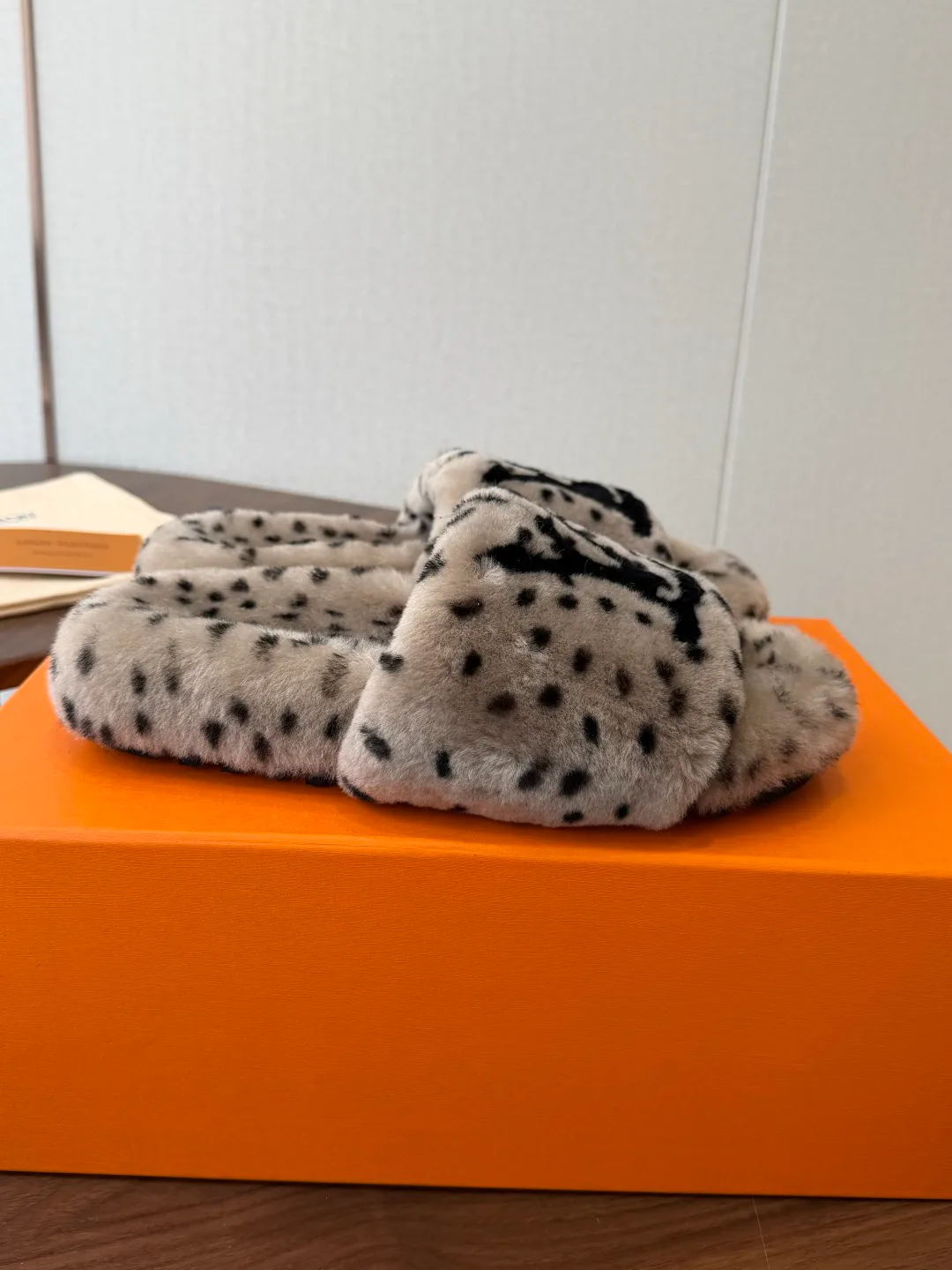 Women's Slippers LOUIS VUITTON 18182967