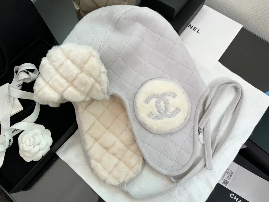 Hats CHANEL 18347663