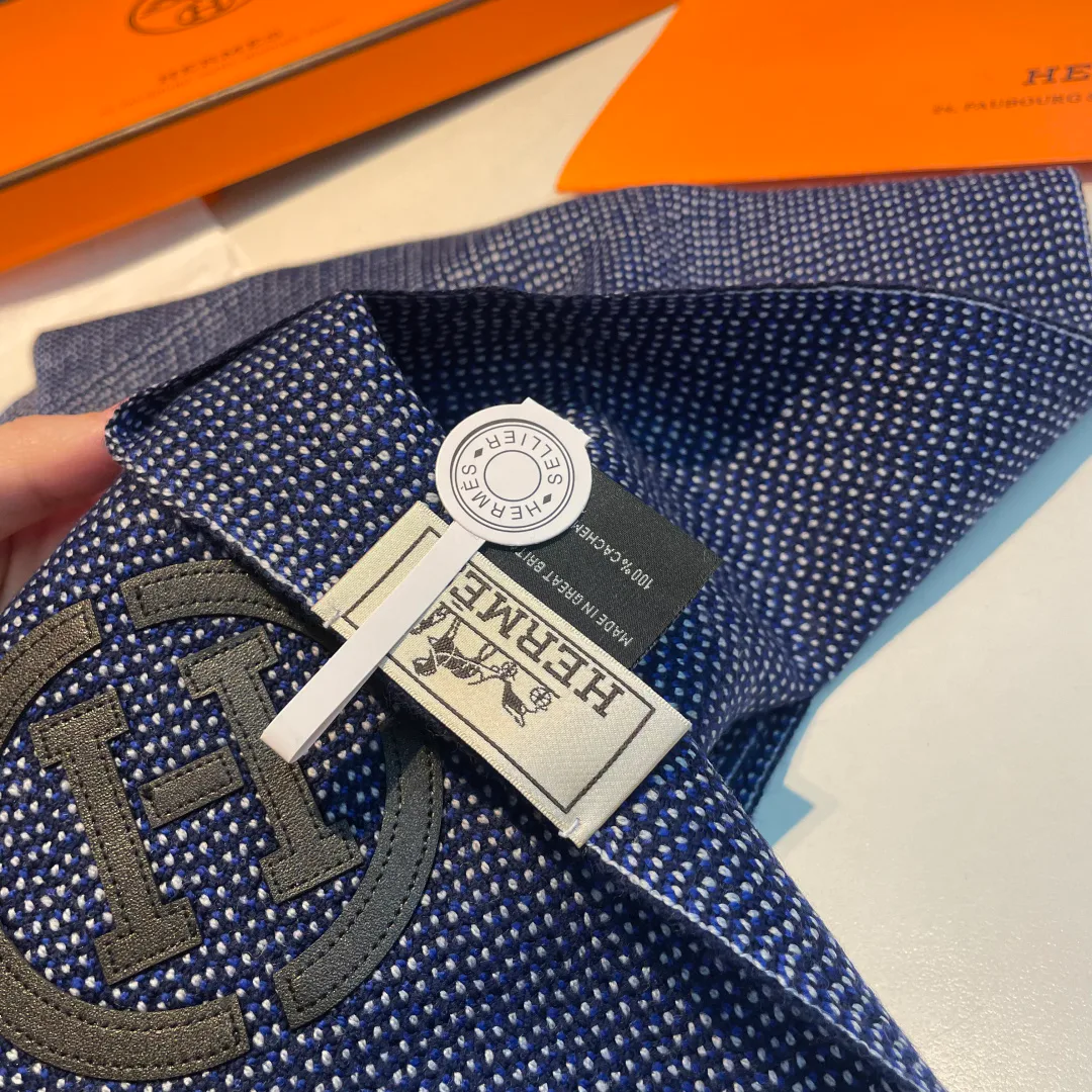 Scarves HERMES 18003472