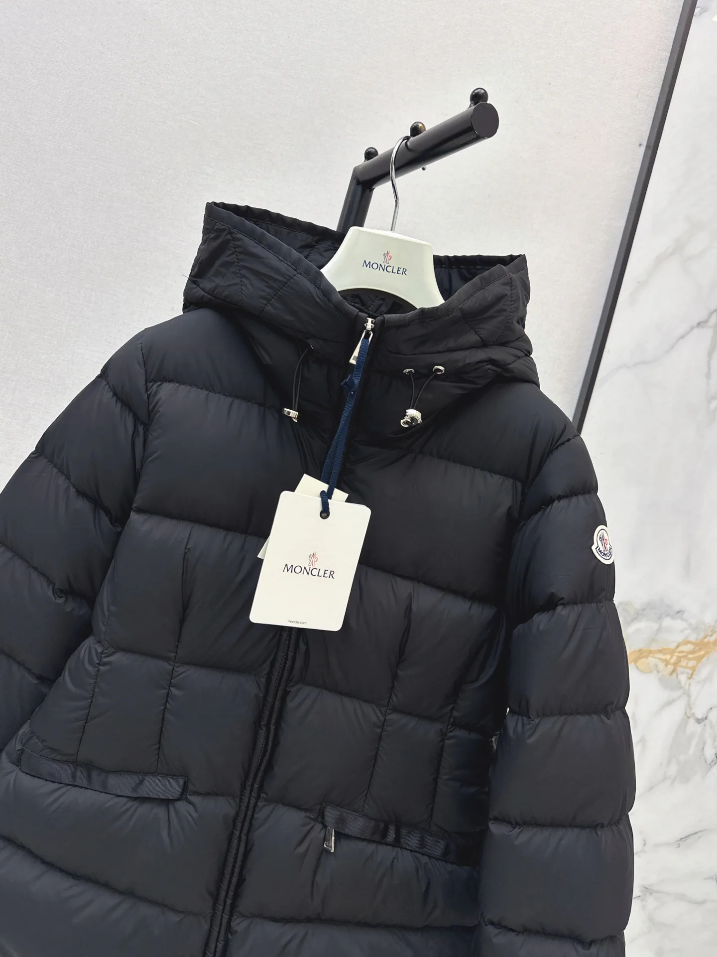 Women's Jackets And Down Jackets MONCLER 18128171