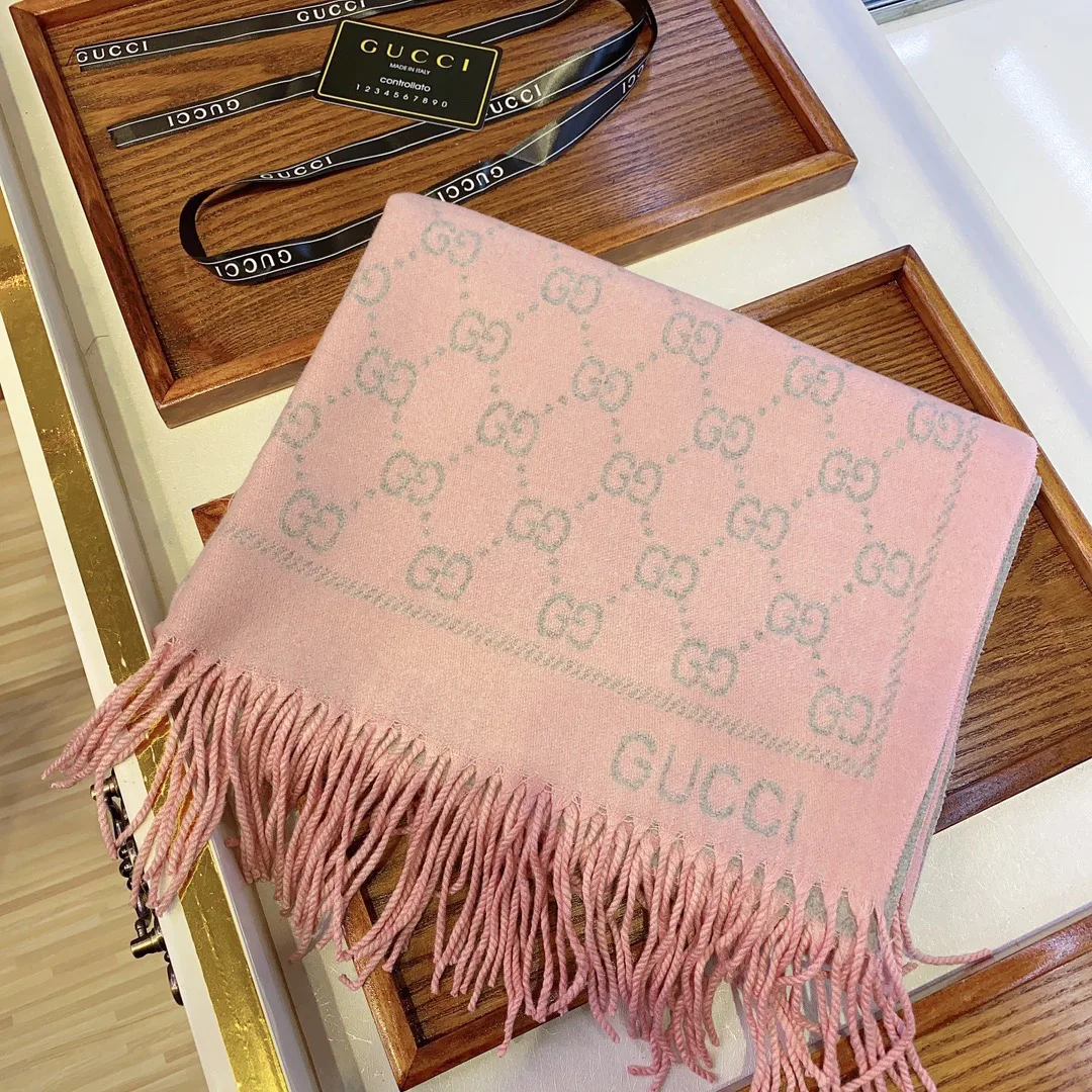 Scarves GUCCI 18394238