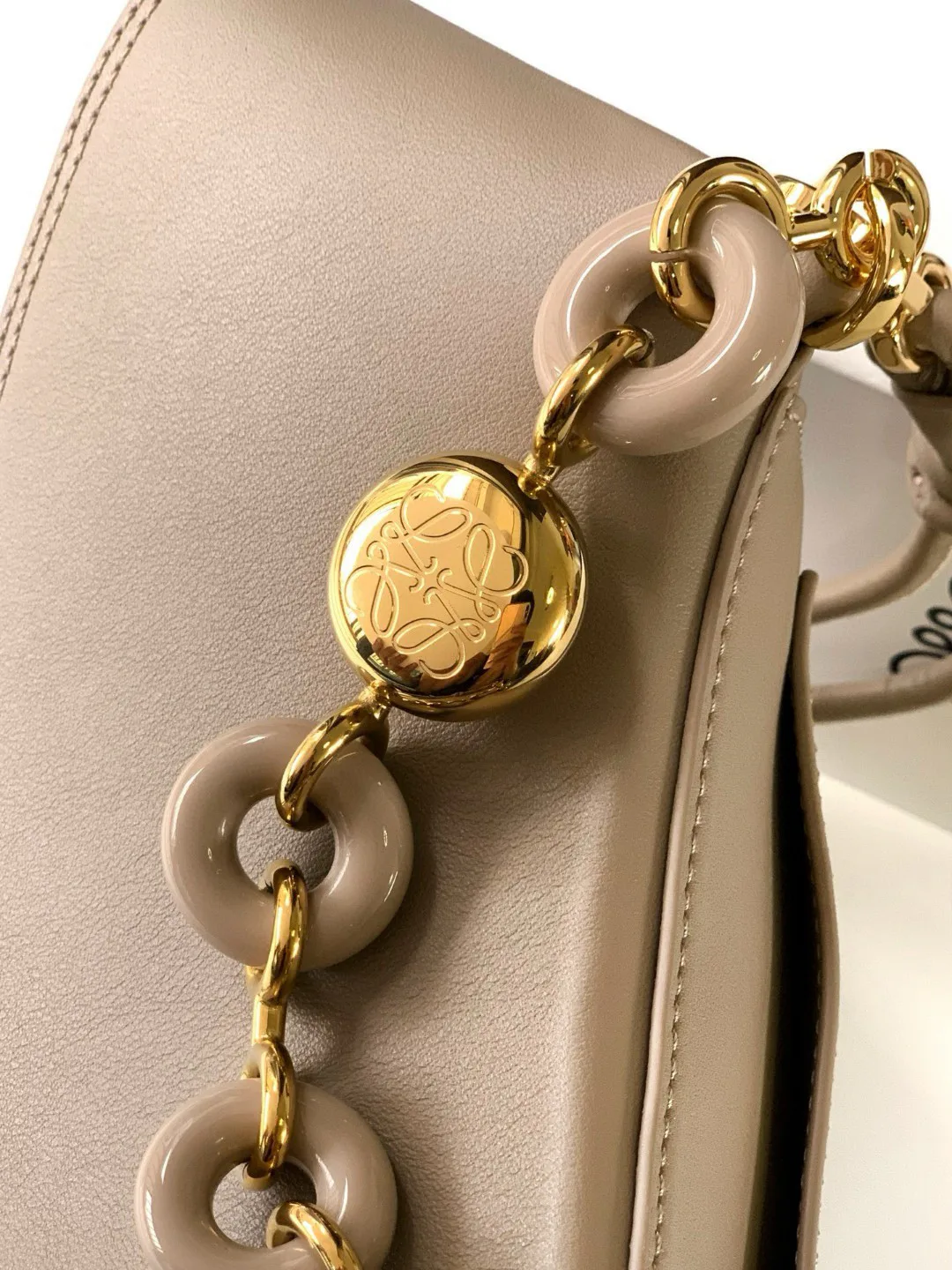 Women's Classic Handbags LOEWE 18116478