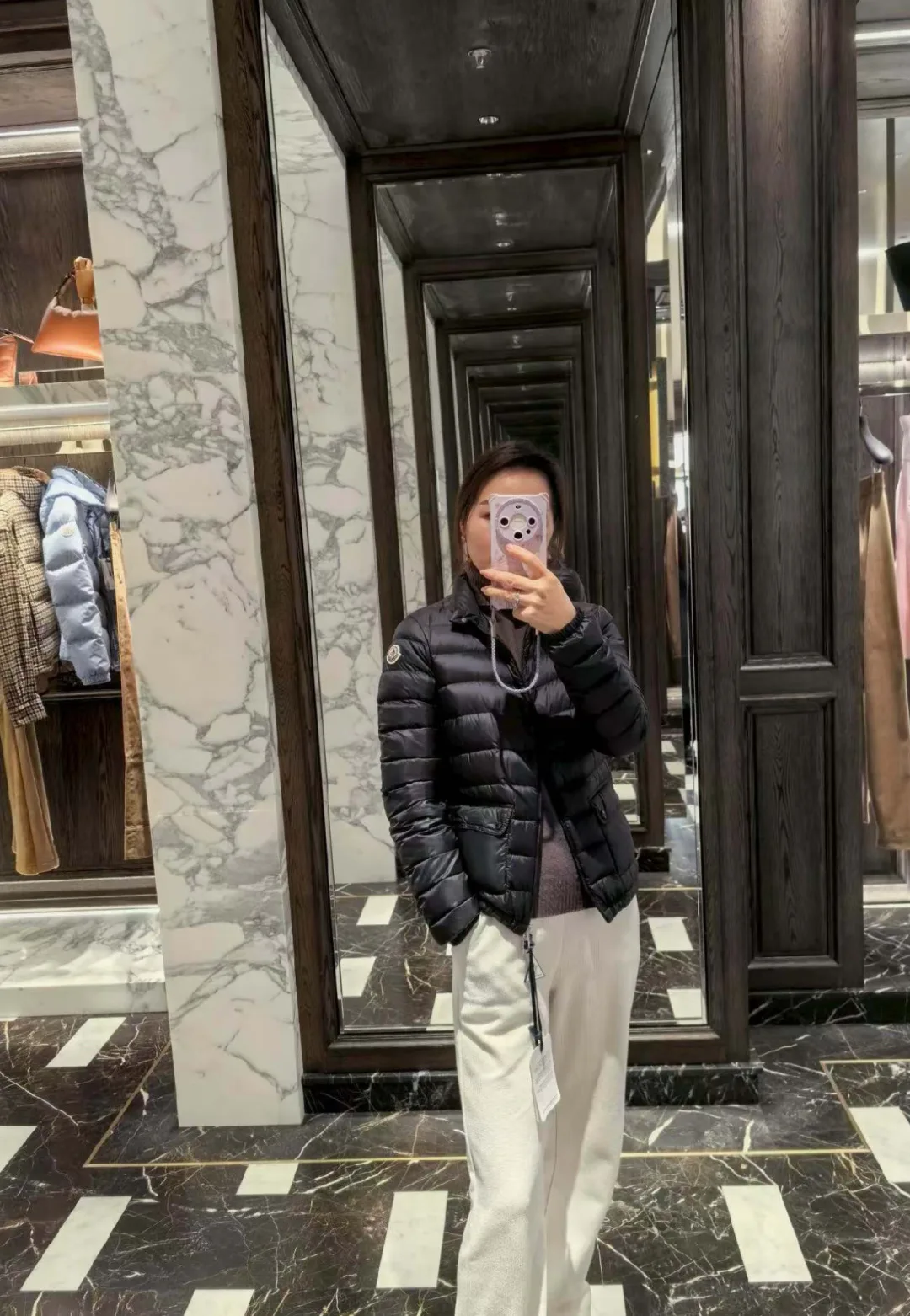 Women's Jackets And Down Jackets MONCLER 18213383