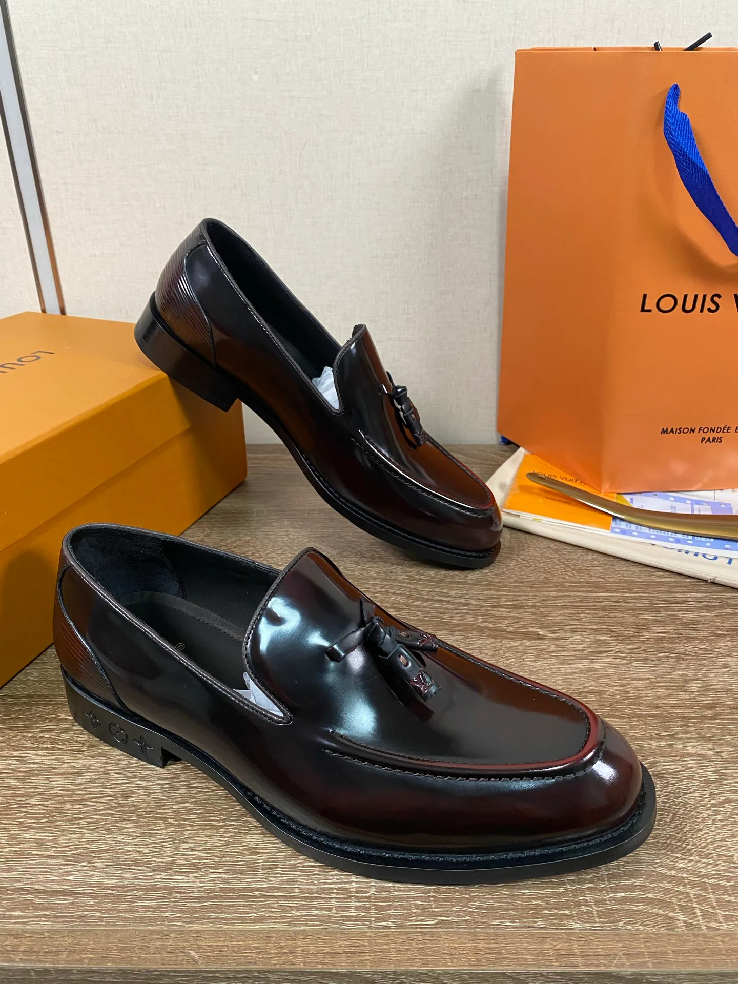 Men's Loafers And Dress Shoes LOUIS VUITTON 18078666
