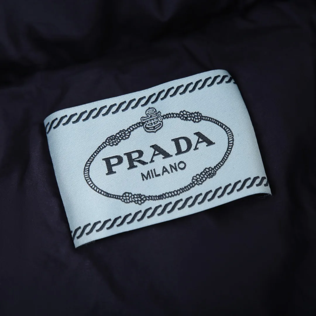Women's Jackets And Down Jackets PRADA 18022562