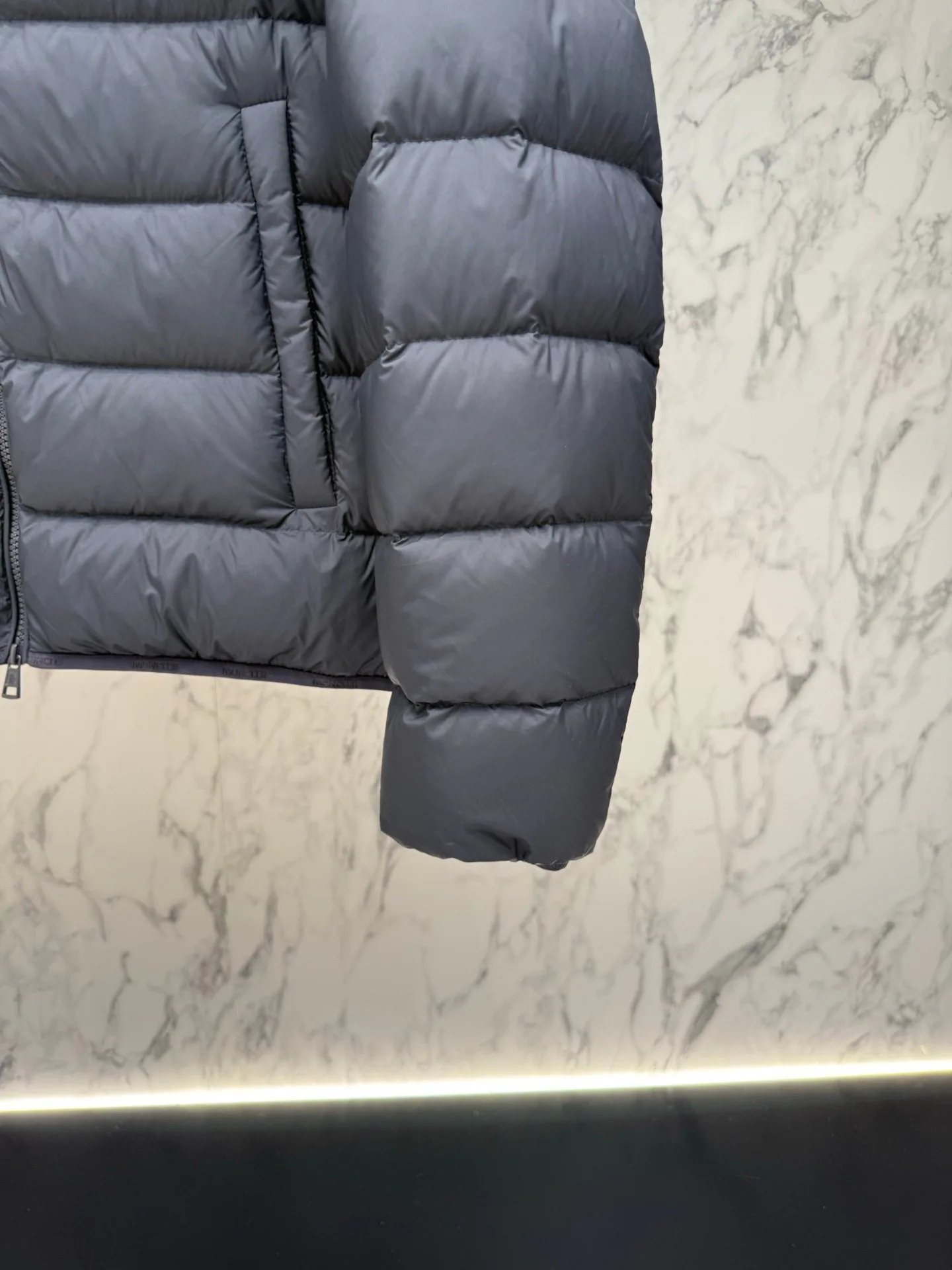 Women's Jackets And Down Jackets MONCLER 18129801