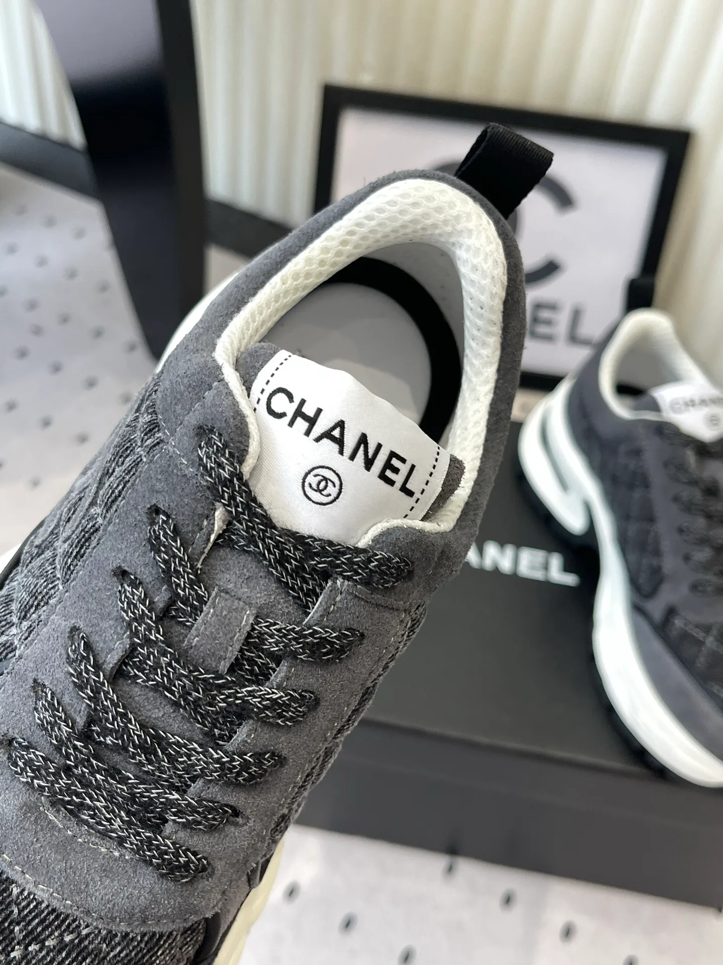 Women's Sneakers CHANEL 17769668