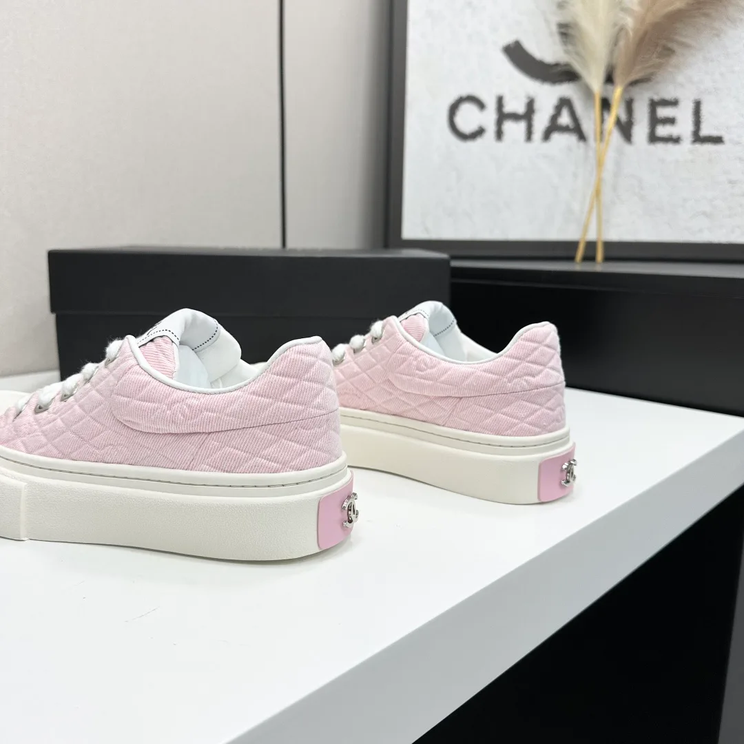 Women's Sneakers CHANEL 17825114
