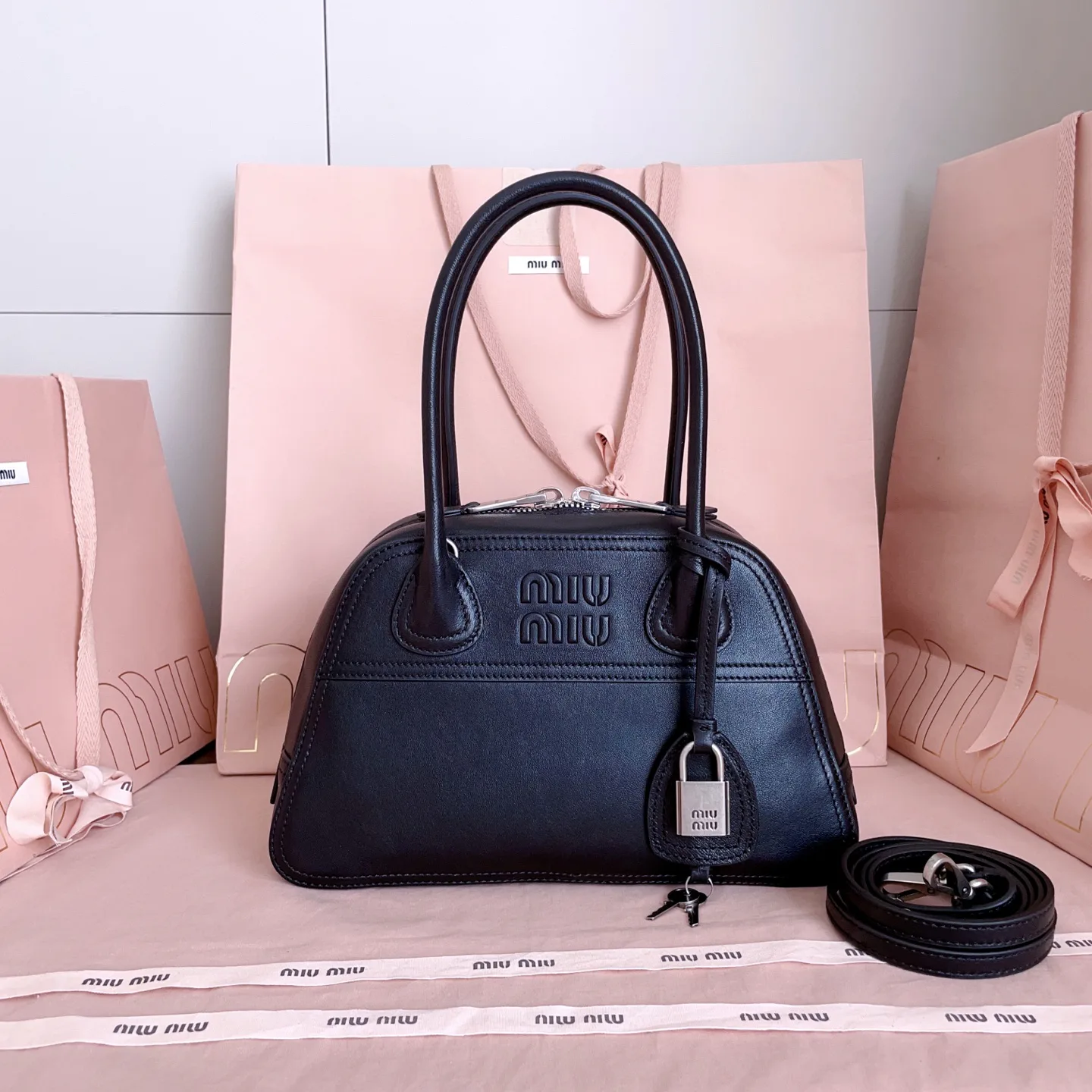 Классические Сумки Женские Miu Miu 18602459