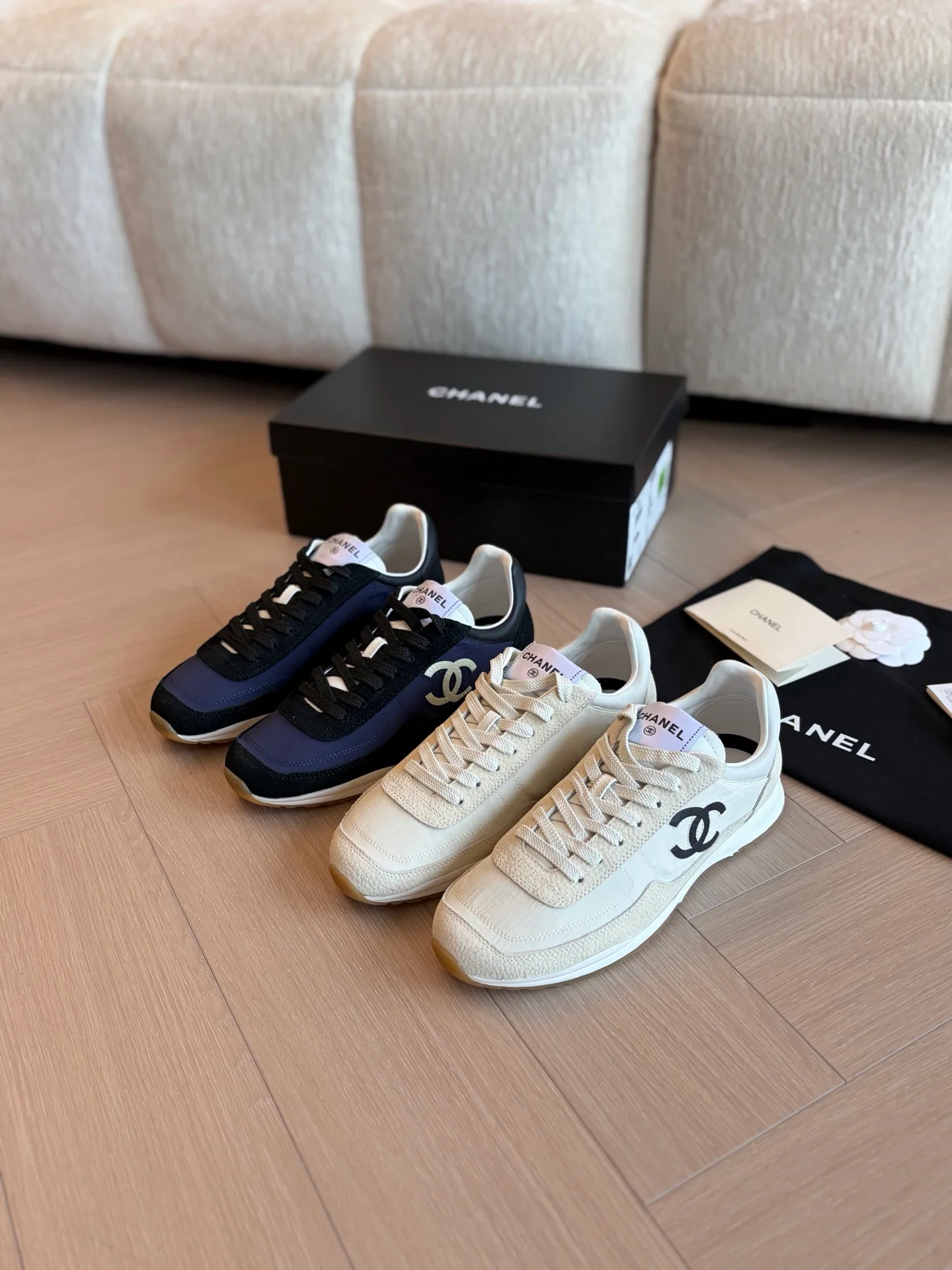 Women's Sneakers CHANEL 18063706