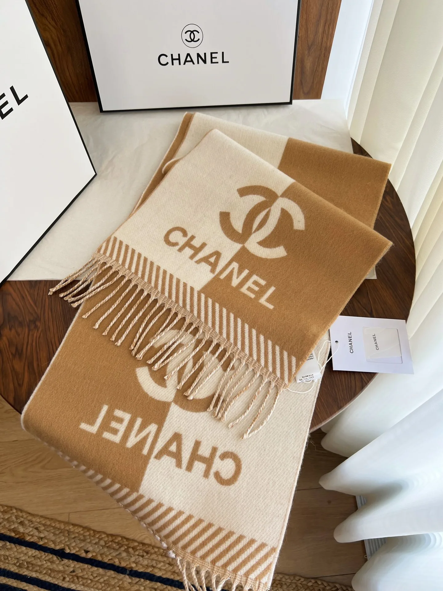 Шарфы Chanel 18555799