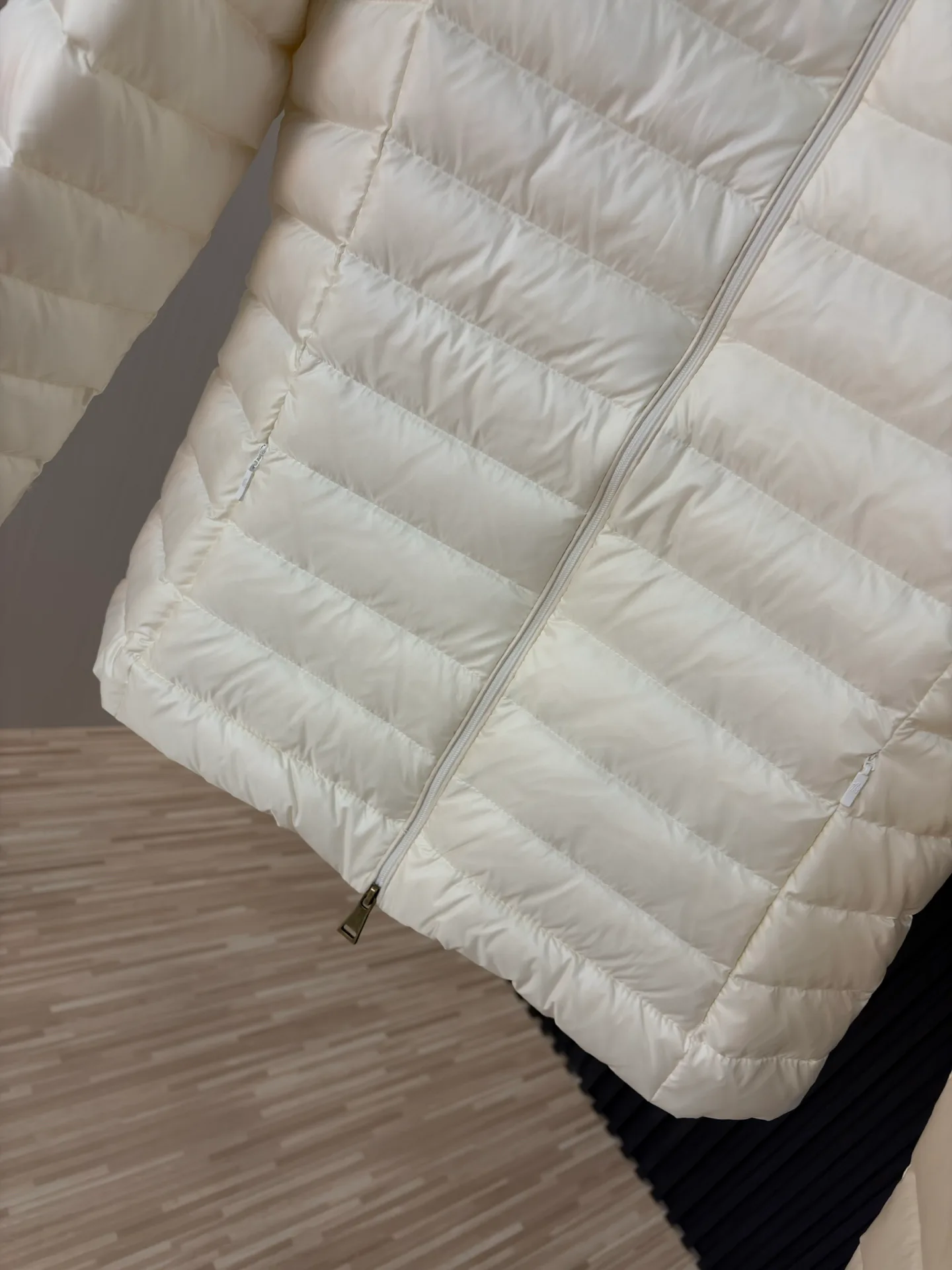 Men's Jackets And Down Jackets MONCLER 18231136