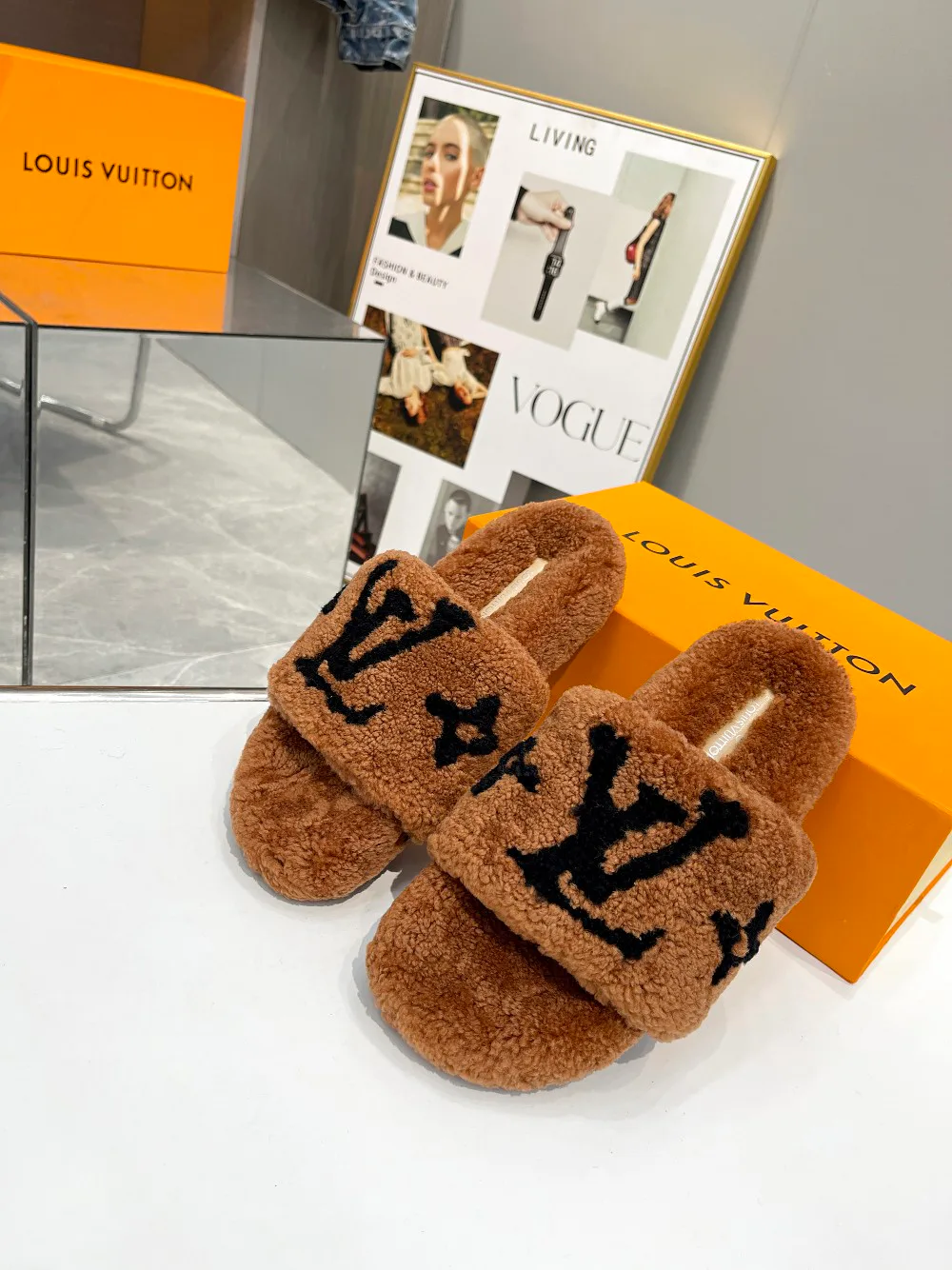 Women's Slippers LOUIS VUITTON 18366830