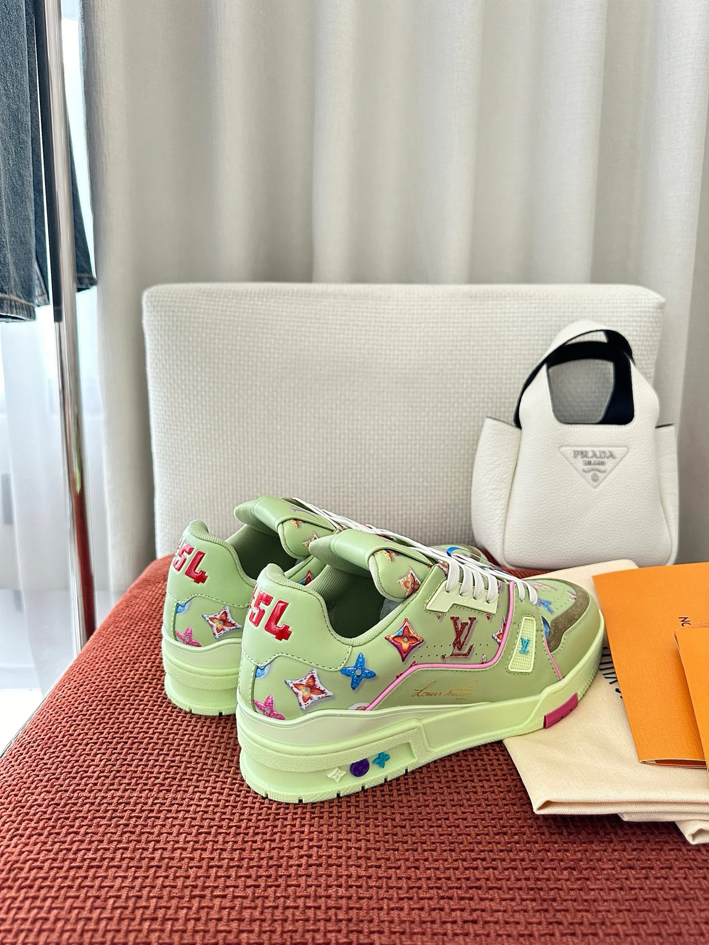 Women's Sneakers LOUIS VUITTON 17449358