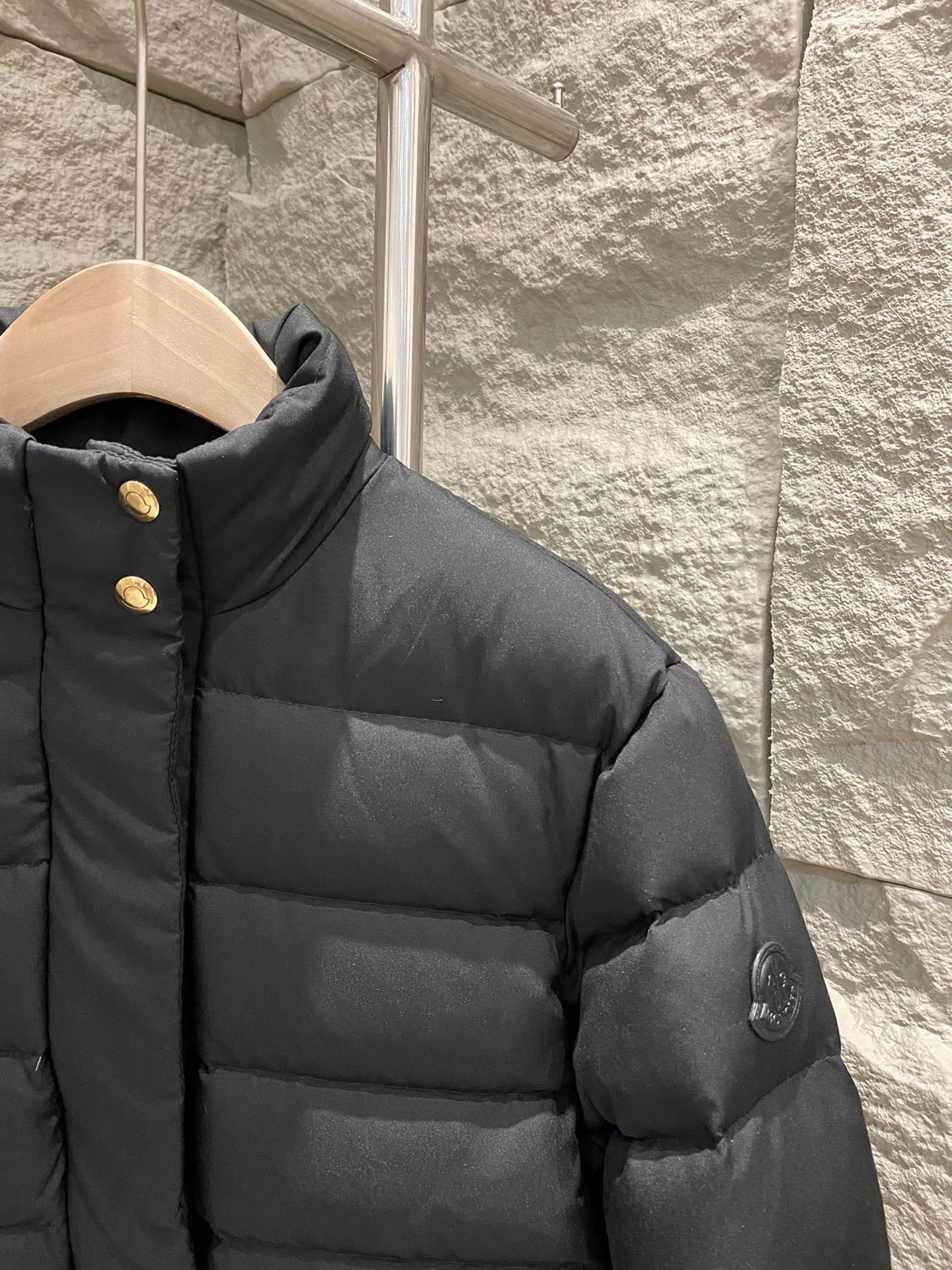 Women's Jackets And Down Jackets MONCLER 18326251