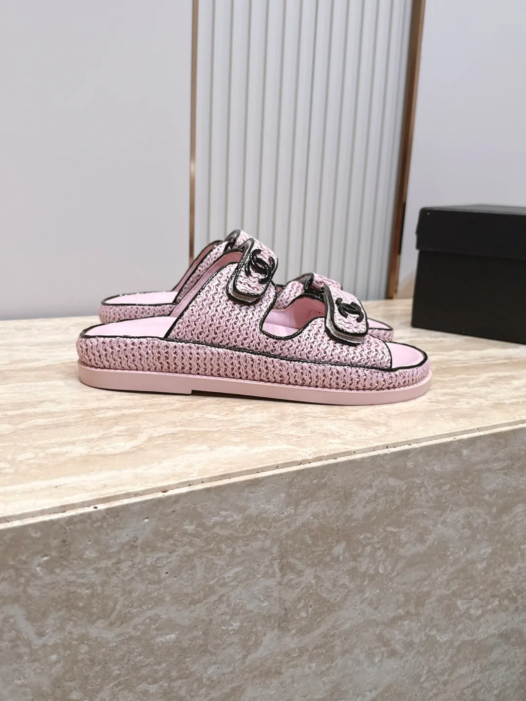 Women's Flip-Flops CHANEL 17336040