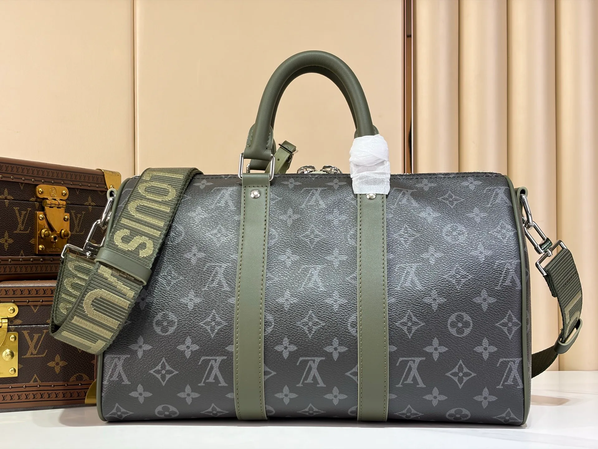 Women's Travel Bags LOUIS VUITTON 17674158
