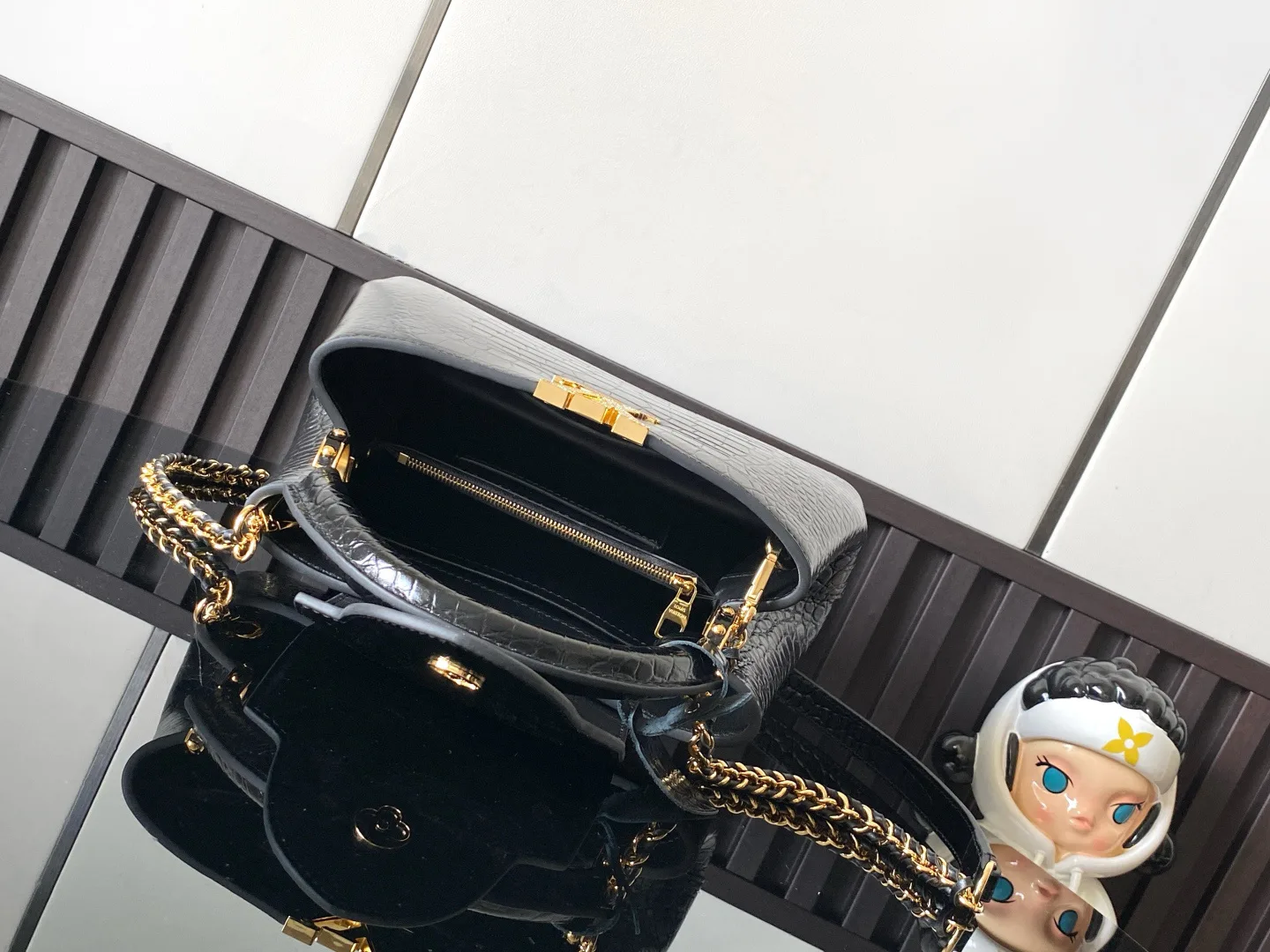 Women's Classic Handbags LOUIS VUITTON 18019351