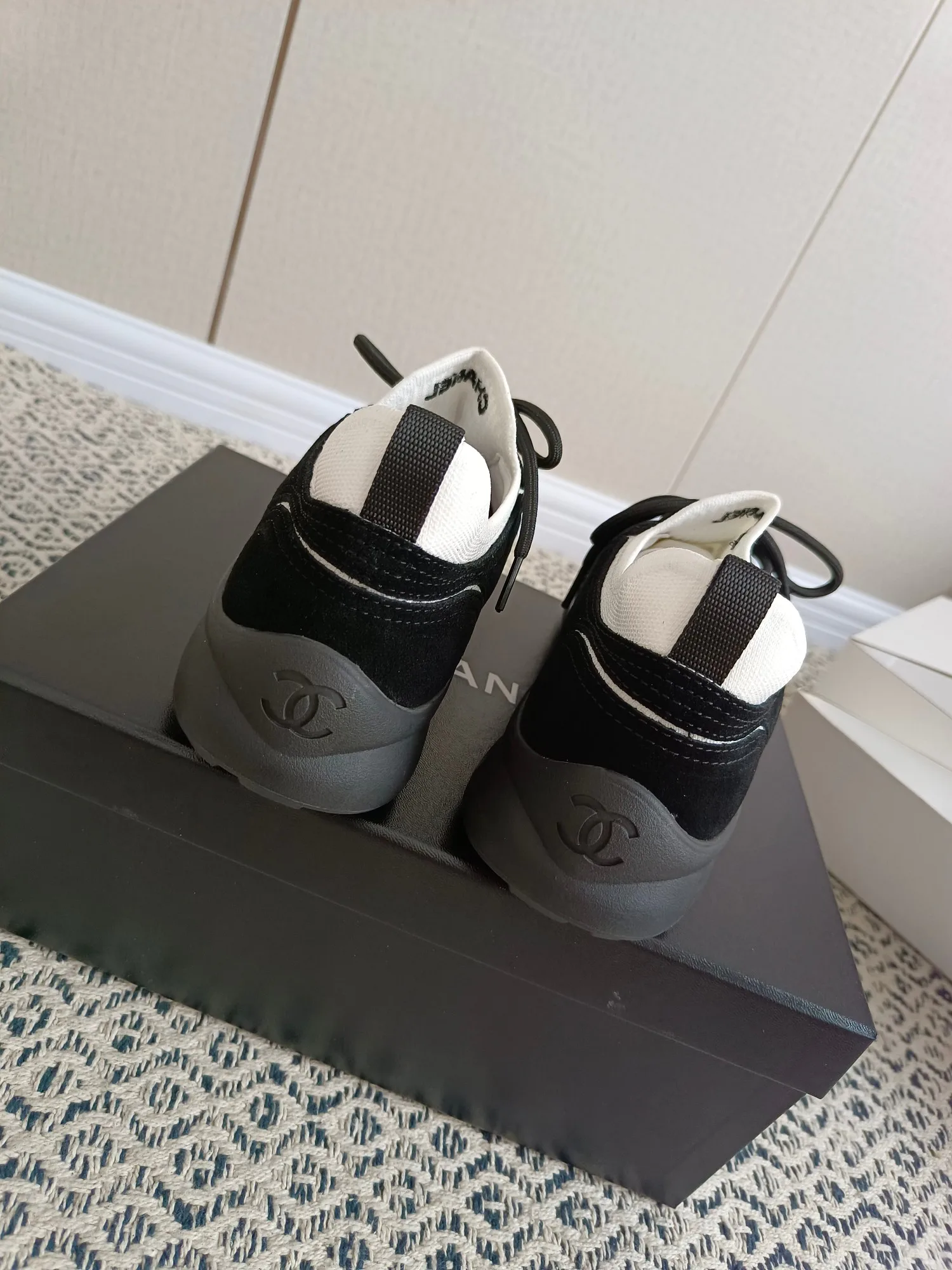 Women's Sneakers CHANEL 18475419