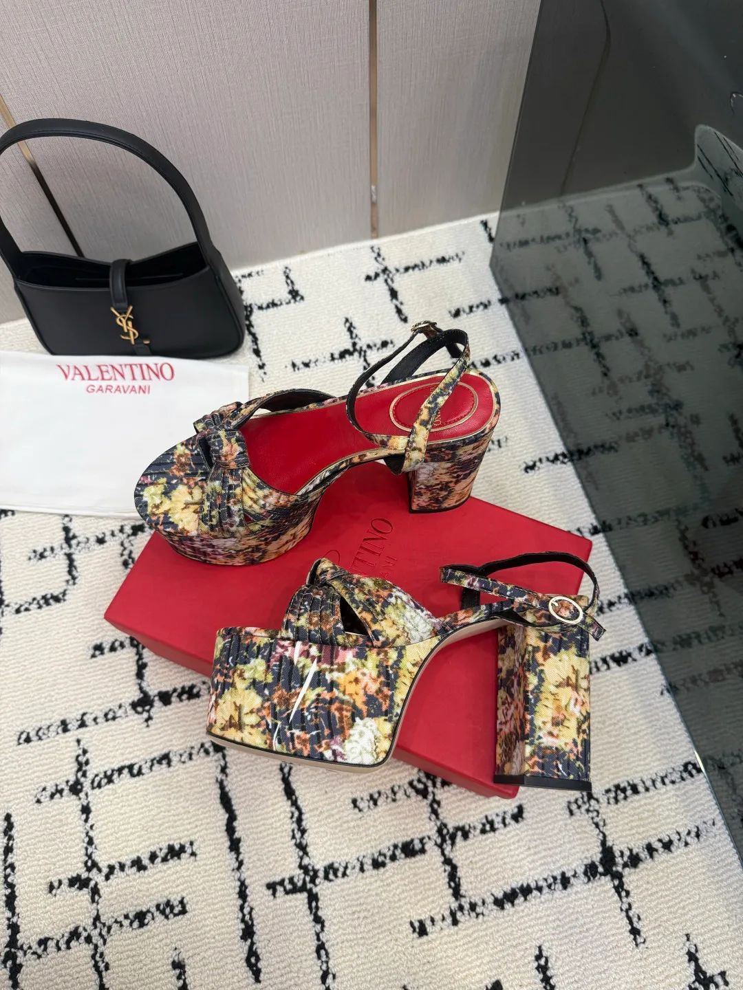 Women's Open-Toe Sandals VALENTINO 16863577