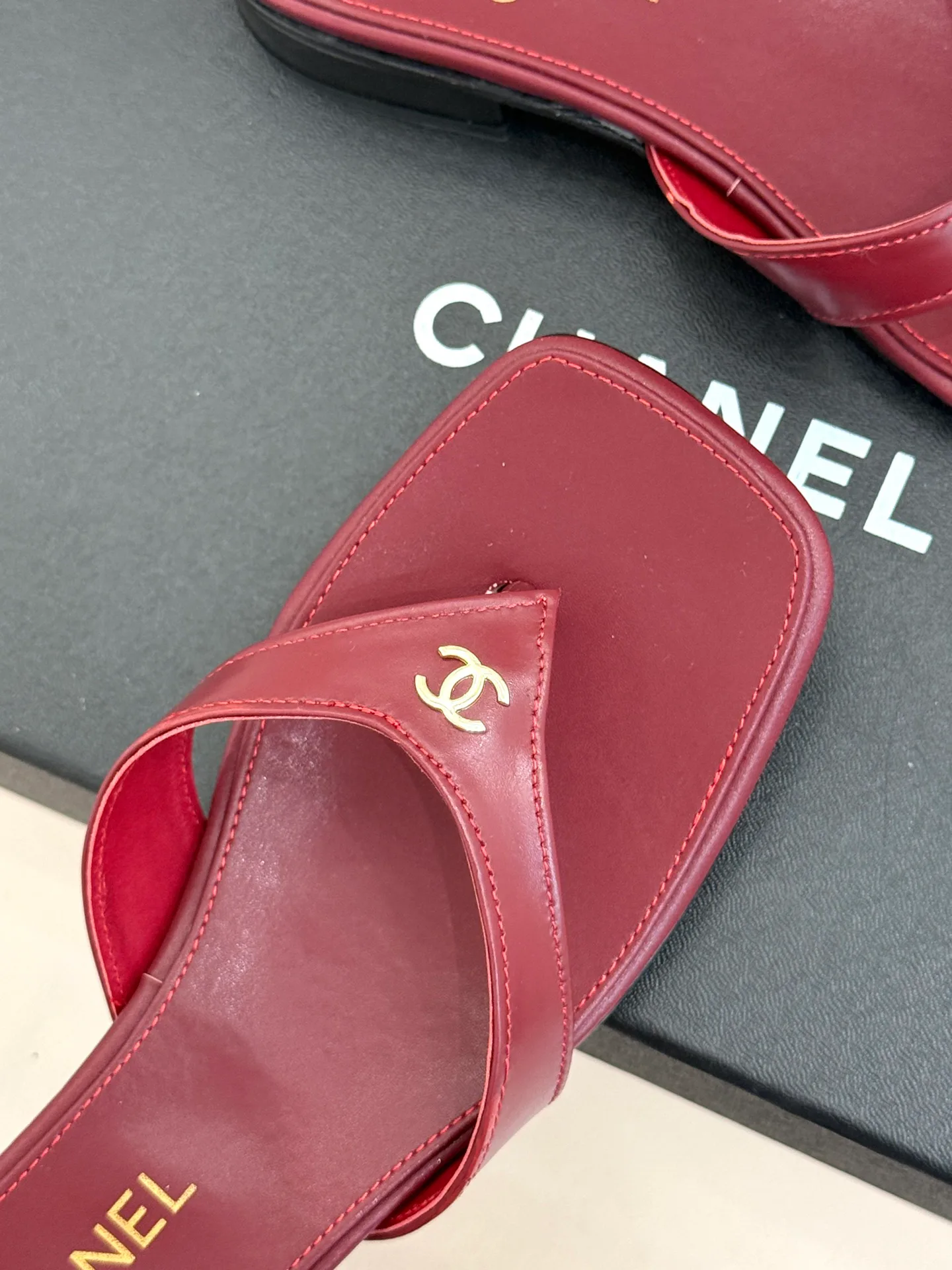 Women's Flip-Flops CHANEL 17724128