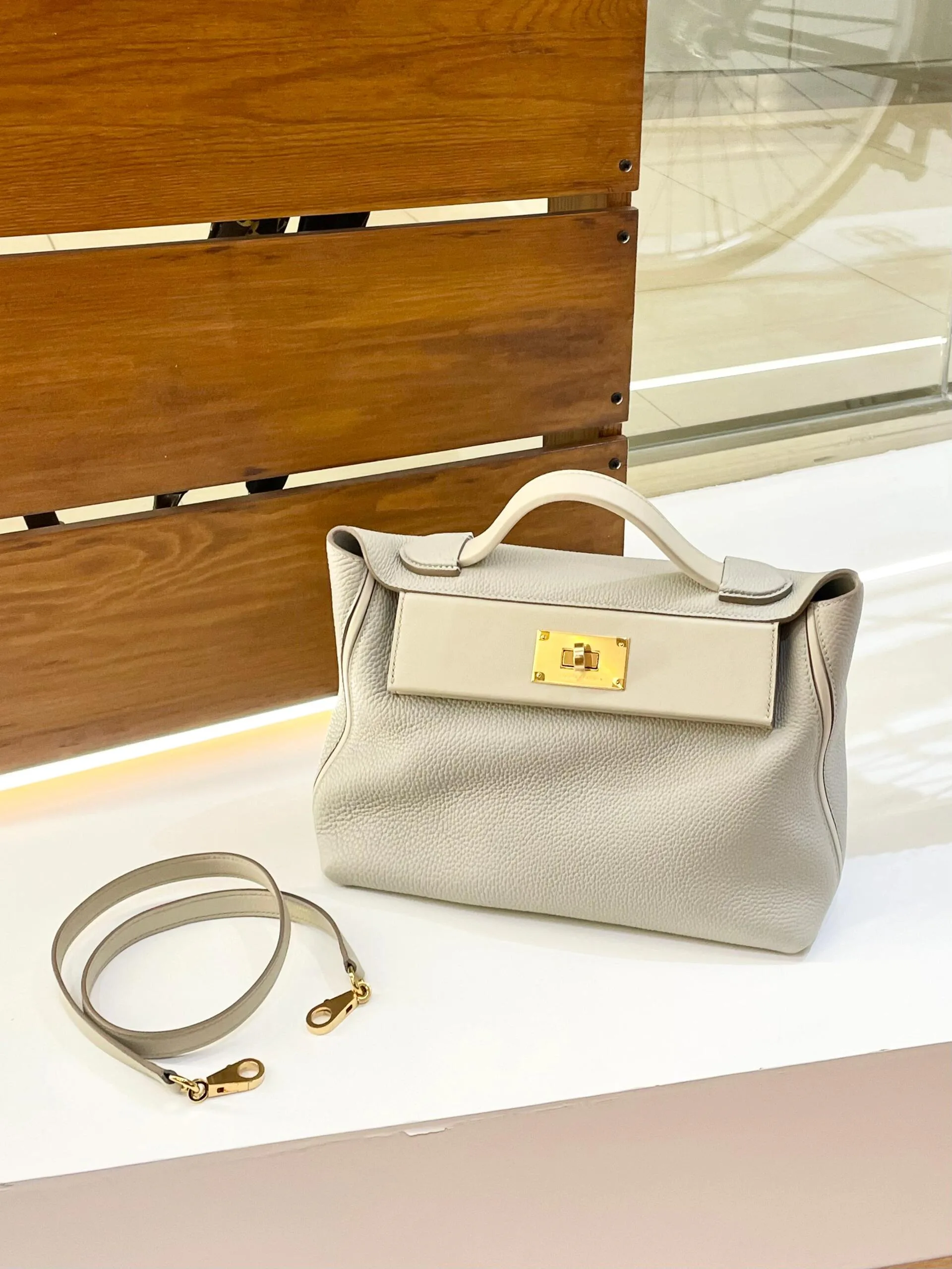 Women's Classic Handbags HERMES 18407631