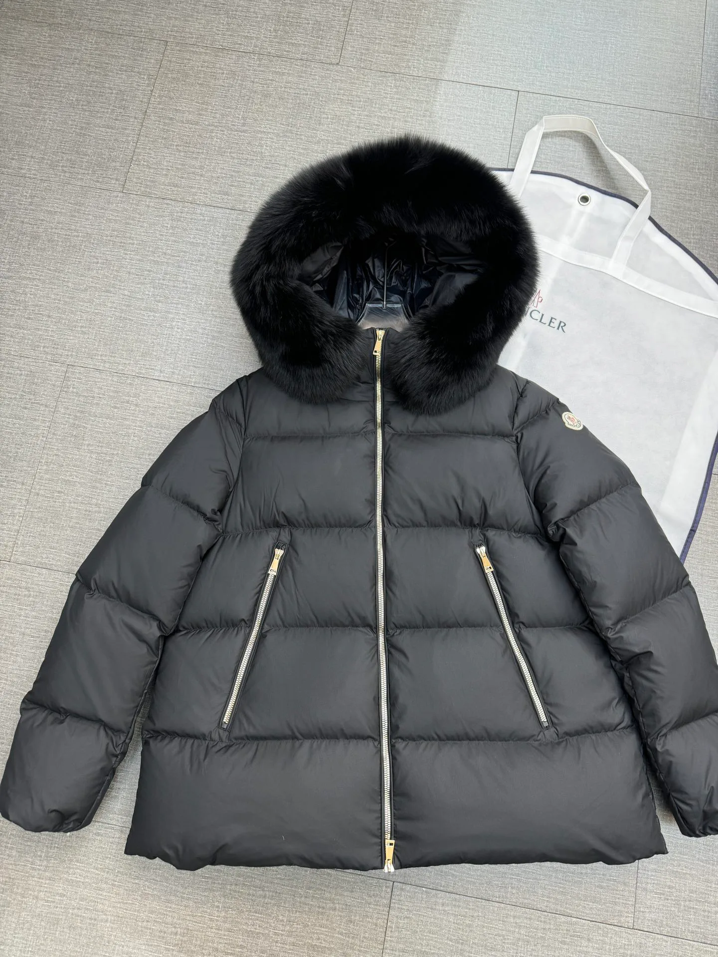 Women's Jackets And Down Jackets MONCLER 18130015