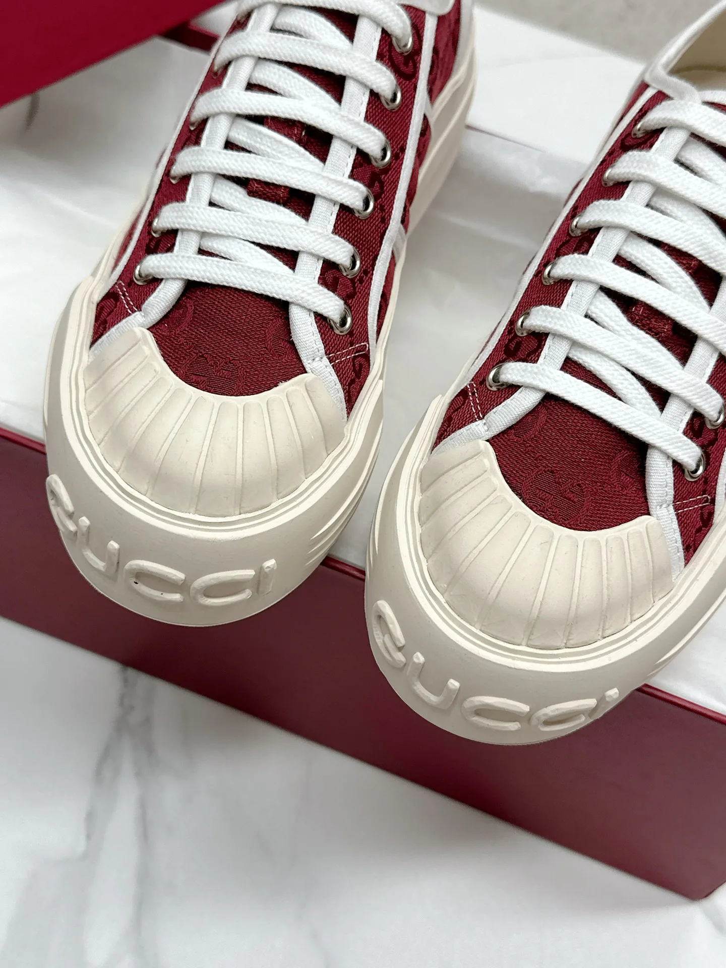 Women's Sneakers GUCCI 17746027