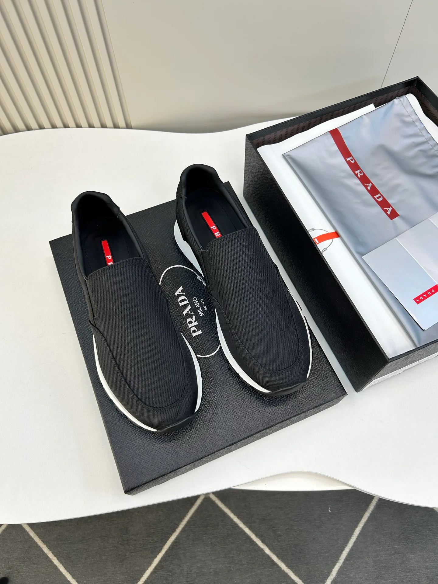 Men's Sneakers PRADA 18267398