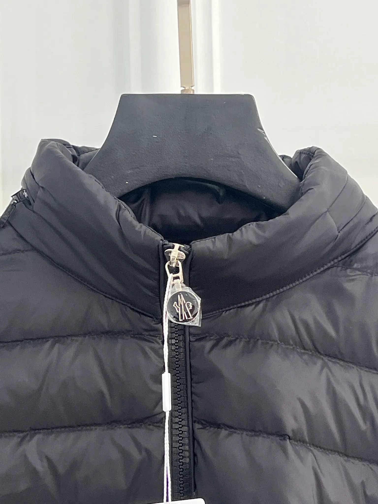 Women's Jackets And Down Jackets MONCLER 18416269